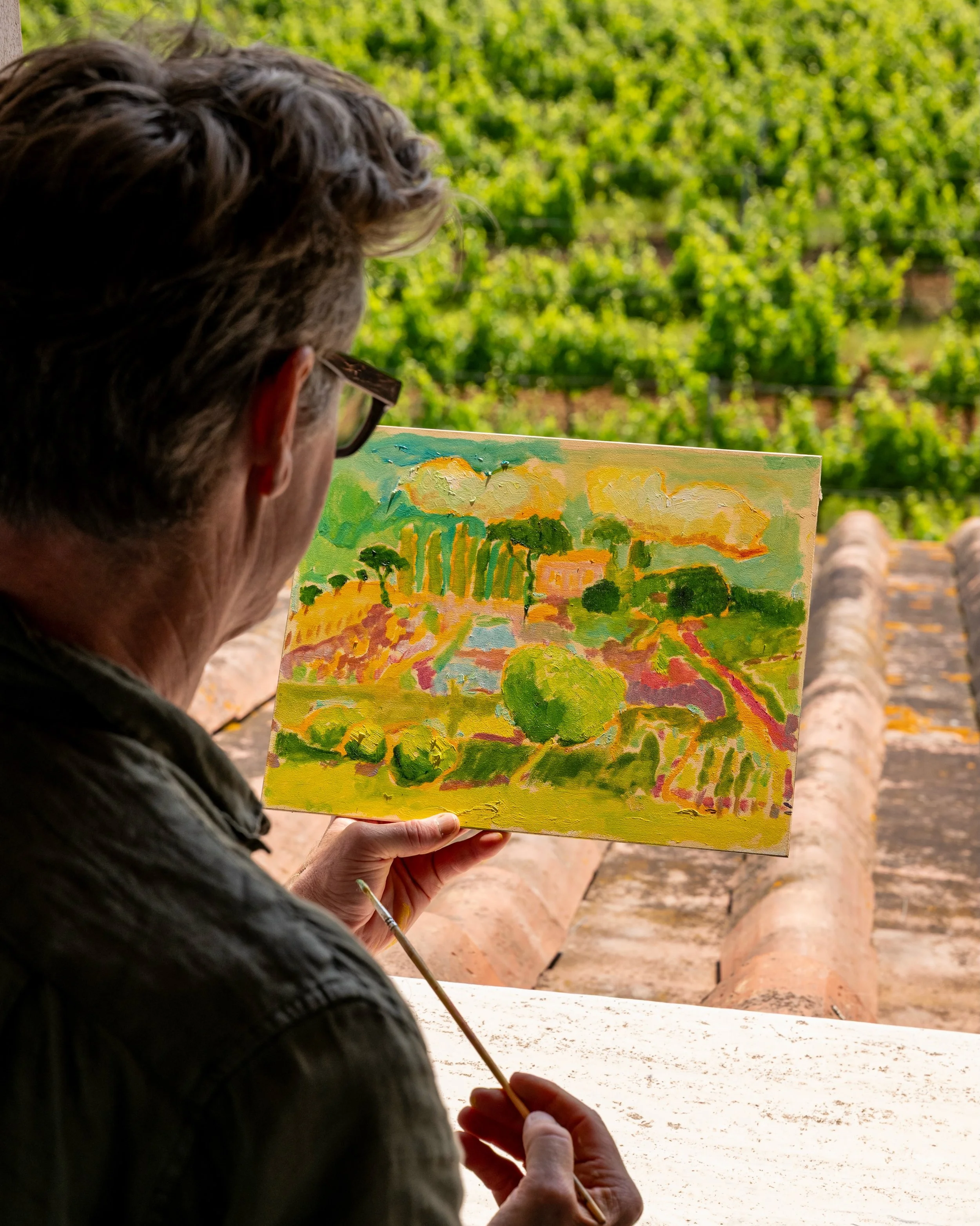 Materia Prima Art Residency is pleased to share a glimpse into the creative process of artist @bradleywoodart during his stay at Tenuta di Ceppaiano.
Wood&rsquo;s work during the residency reflects a deep engagement with the local environment, explor