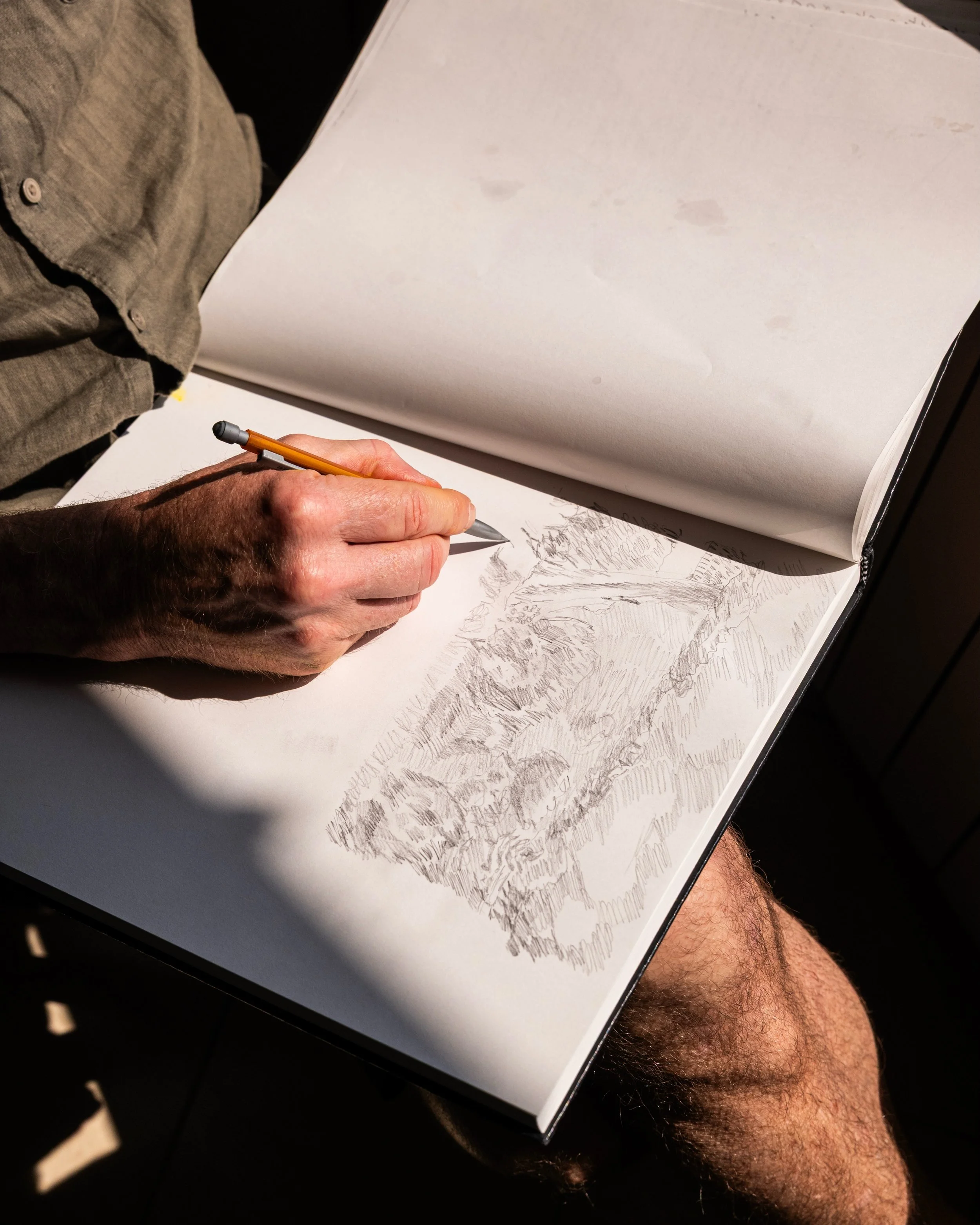Meet the artist: @bradleywoodart 
Continuing our look into Bradley&rsquo;s time at the Materia Prima Art Residency. His creative process at Tenuta di Ceppaiano was fueled by a deep connection to his surroundings, finding inspiration as much in the ex