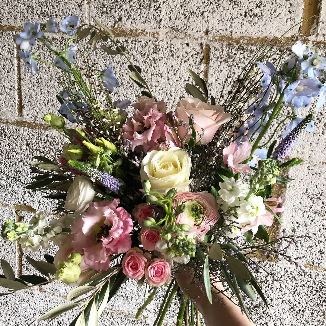 Spring bouquet workshop at The Woodman