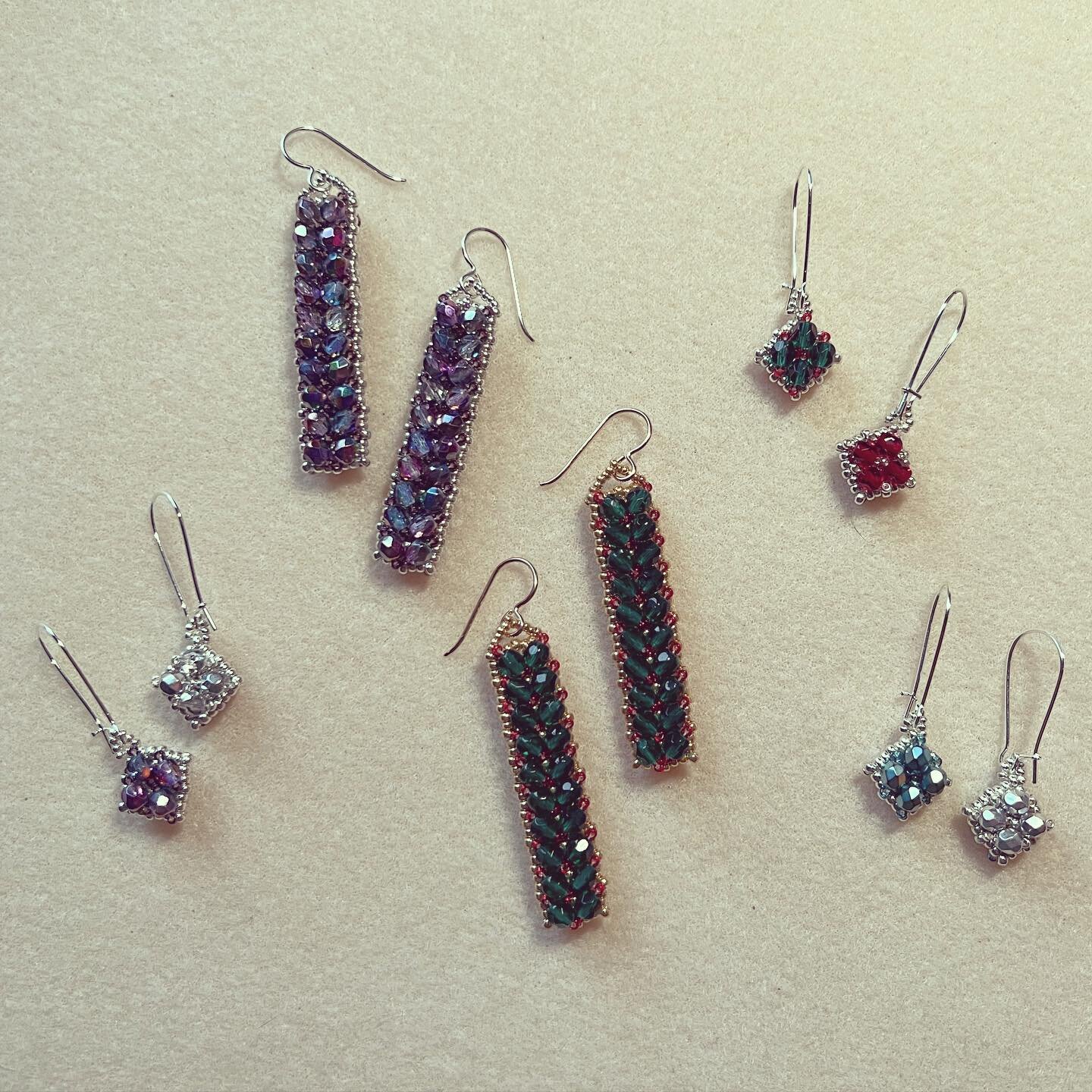 A few new items I&rsquo;ve been working on. ❤️
.
.
.
.
.
#beading #beadweaving #beadedjewelry #beadedjewelryofinstagram #beadedearrings #firepolishedbeads #sonomacountyjewelry