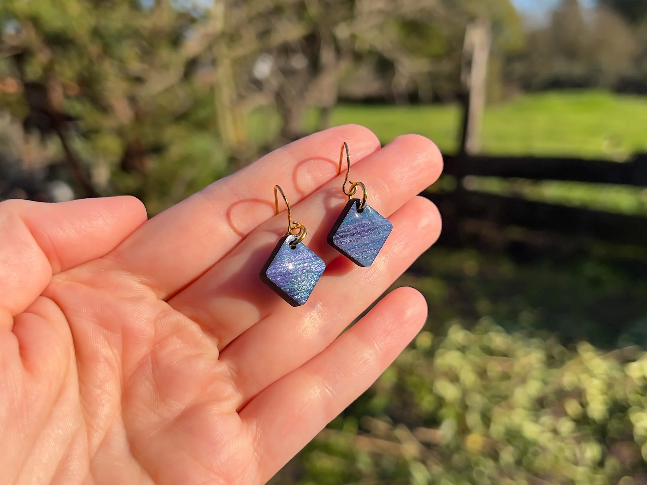 Small Diamonds 1 in hand-1.jpg