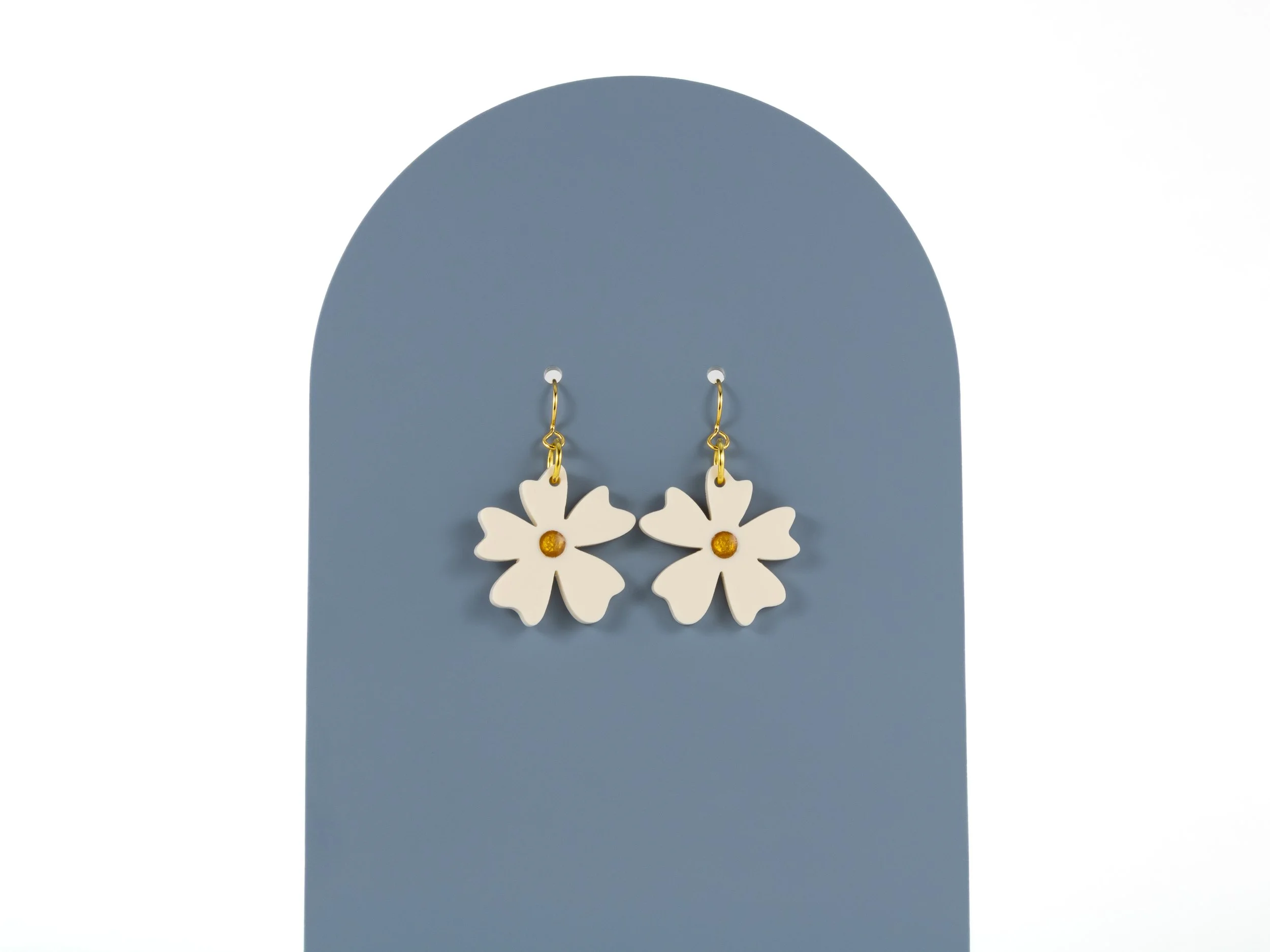 "Mini" Acrylic 5 Petal Flower in Bone White and Gold