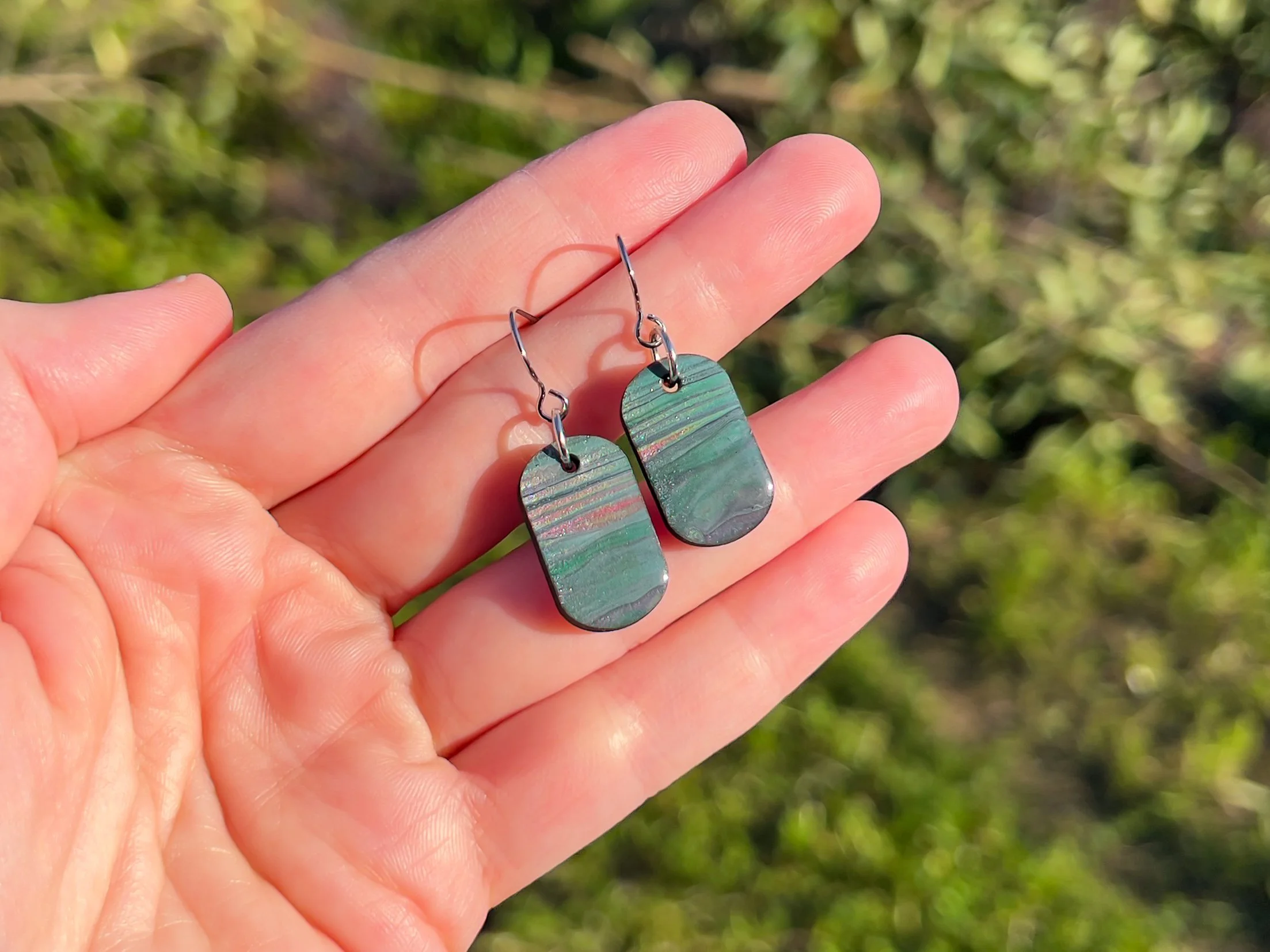 Small Oval 1 in hand-1.jpg