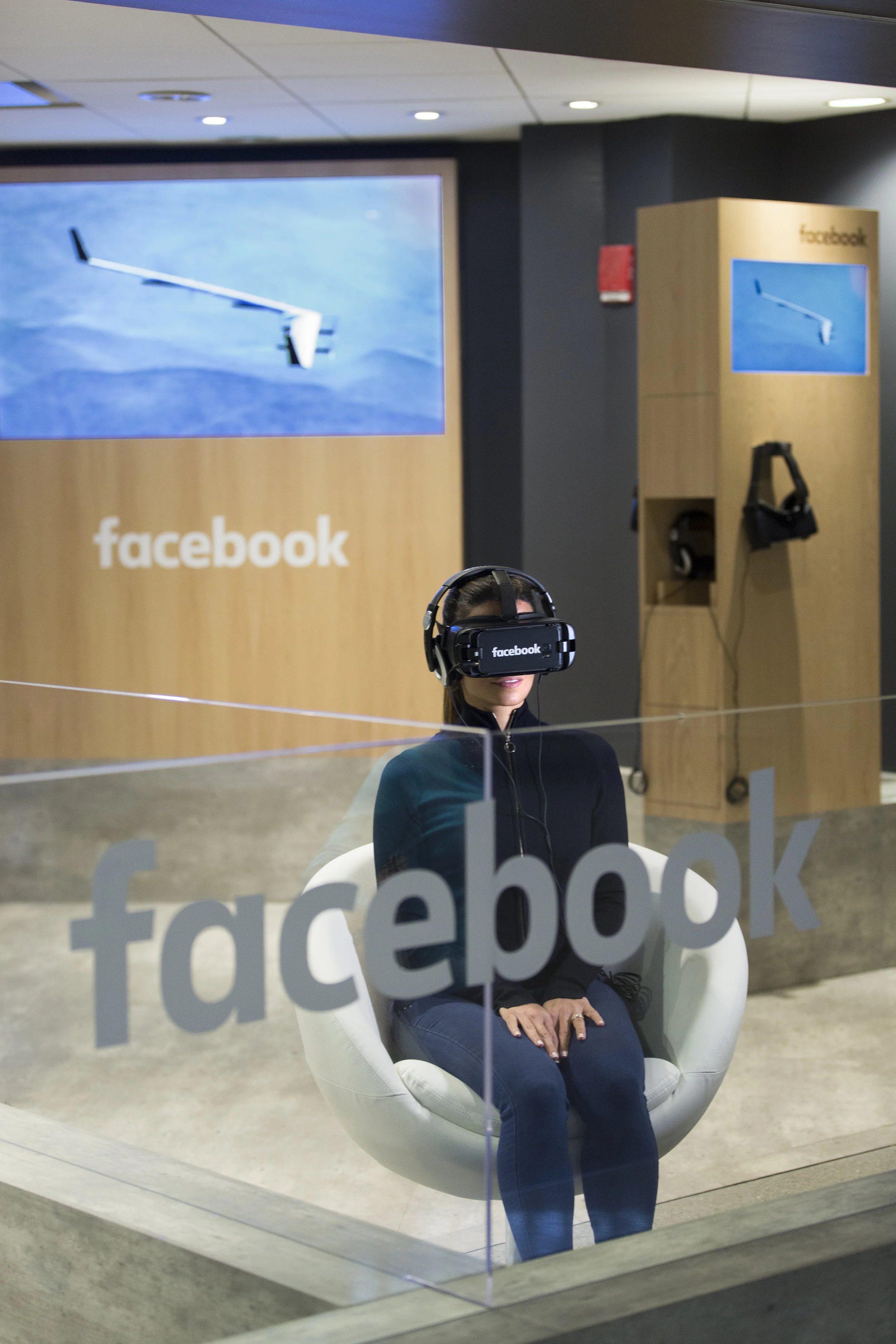 JFK_T8_Facebook_Oculus (V).jpg