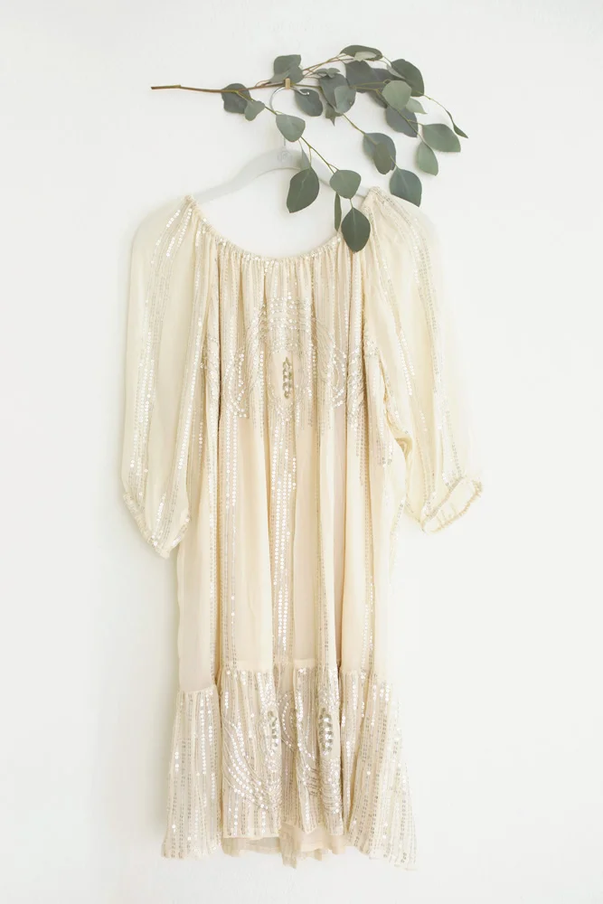 medium (but can fit a small), maternity or non-maternity