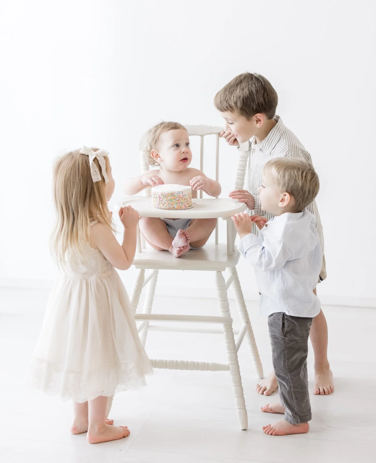 What&rsquo;s cuter than siblings sharing in the smash cake fun too?! 🎂
 

Oklahoma City Baby &amp; Child Photographer
Oklahoma Milestone Baby Photos
OKC One Year Cake Smash Photo Session