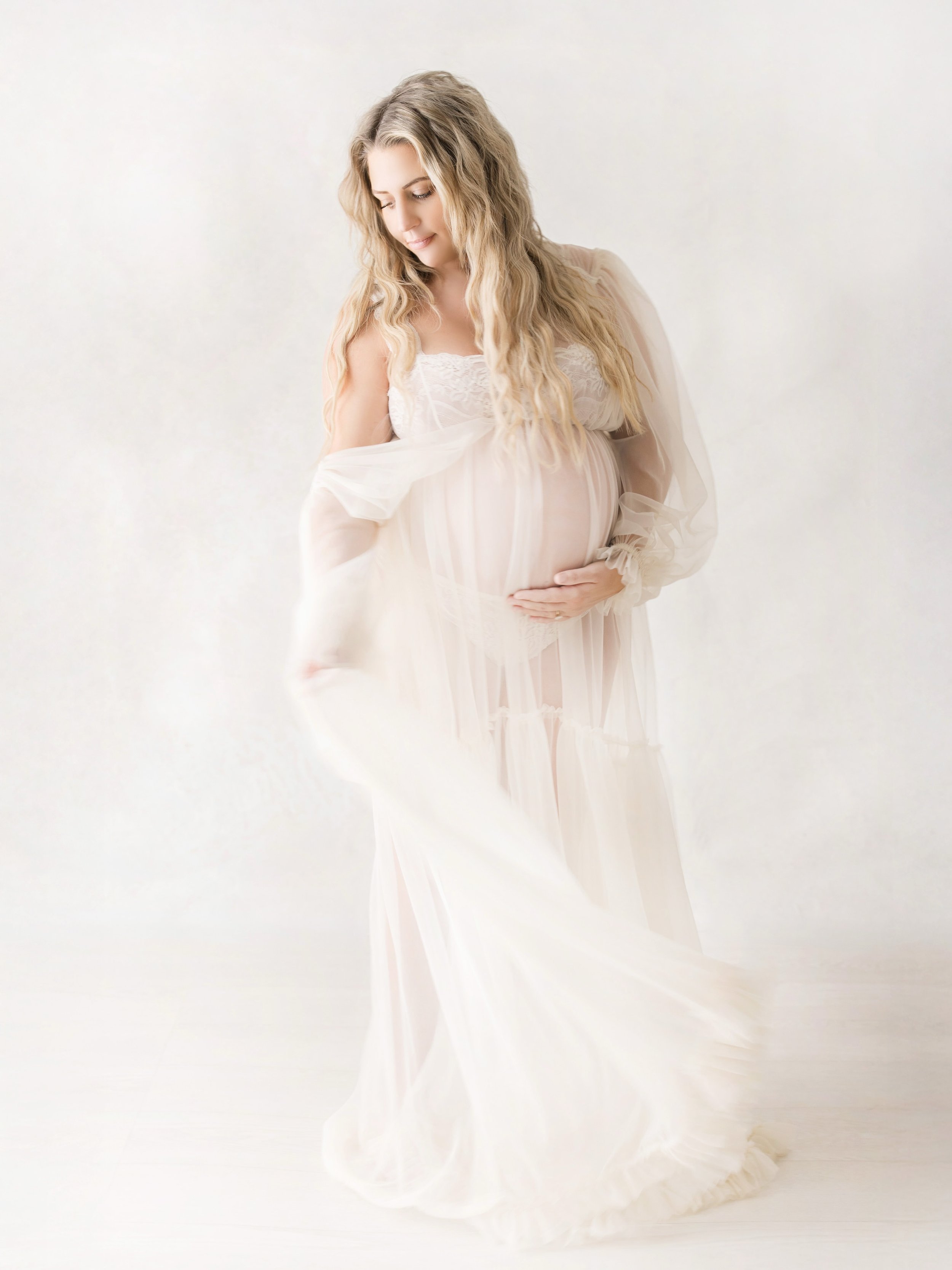 Maternity sessions will always hold a special place in my heart because they capture that in-between&hellip; the waiting, the wondering, the becoming. When you look back on these photos years from now, I want you to remember not just how it looked, b