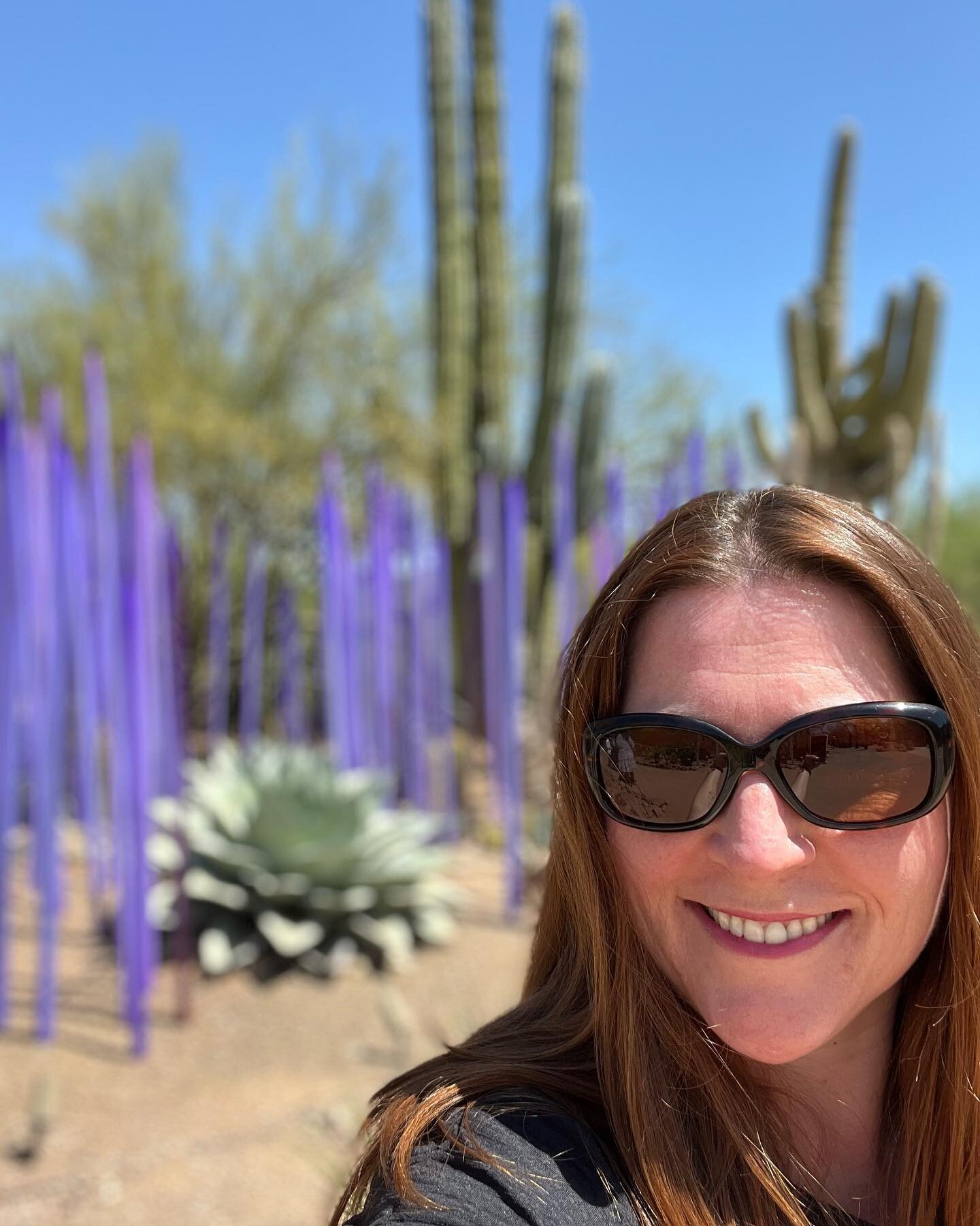 Amazing contrast of nature and art 🌵
#chihulyglass