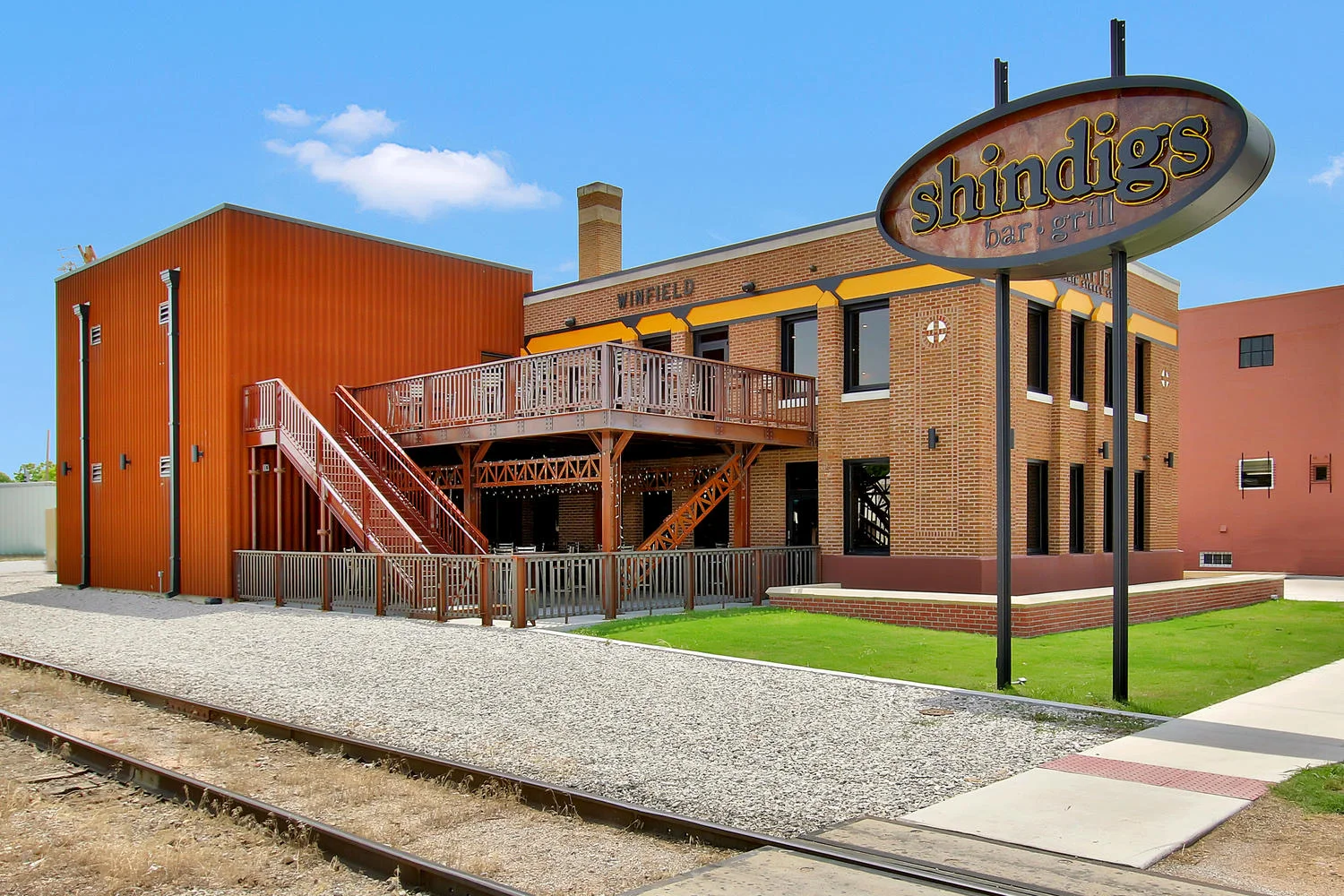 Shindigs Bar and Grill - Winfield, KS