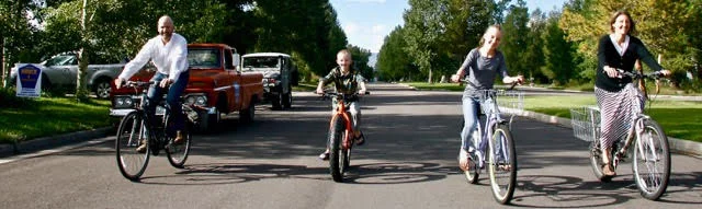 Roanne and Family cruising Gunnison townie-bike style.