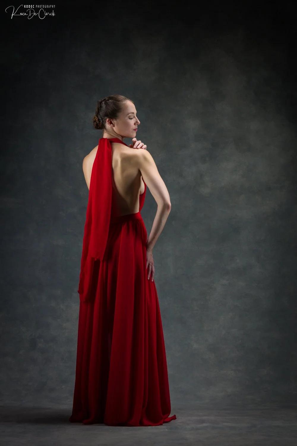 0555 Silke Dance Torn Stockings Studio 2025.jpg