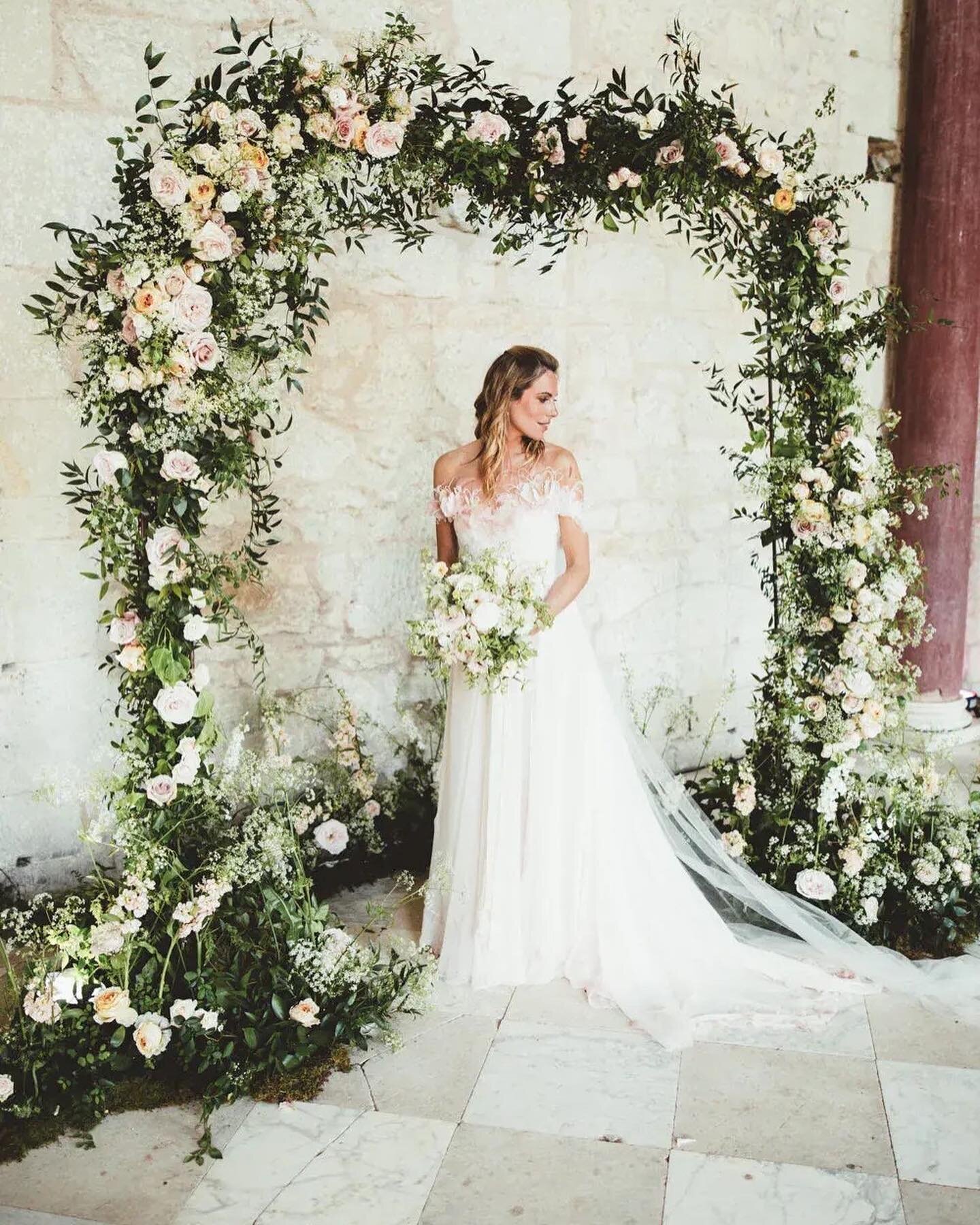 The perfect pale pink floral feathery wedding dress for @hollyblocks and the perfect floral arch to match by @jenn_pinder_flowers 

Photography by @maryanneweddings 

#pinkweddingdress #barbiecore #barbiepink #ihaveathingwithpink #barbieweddingdress 