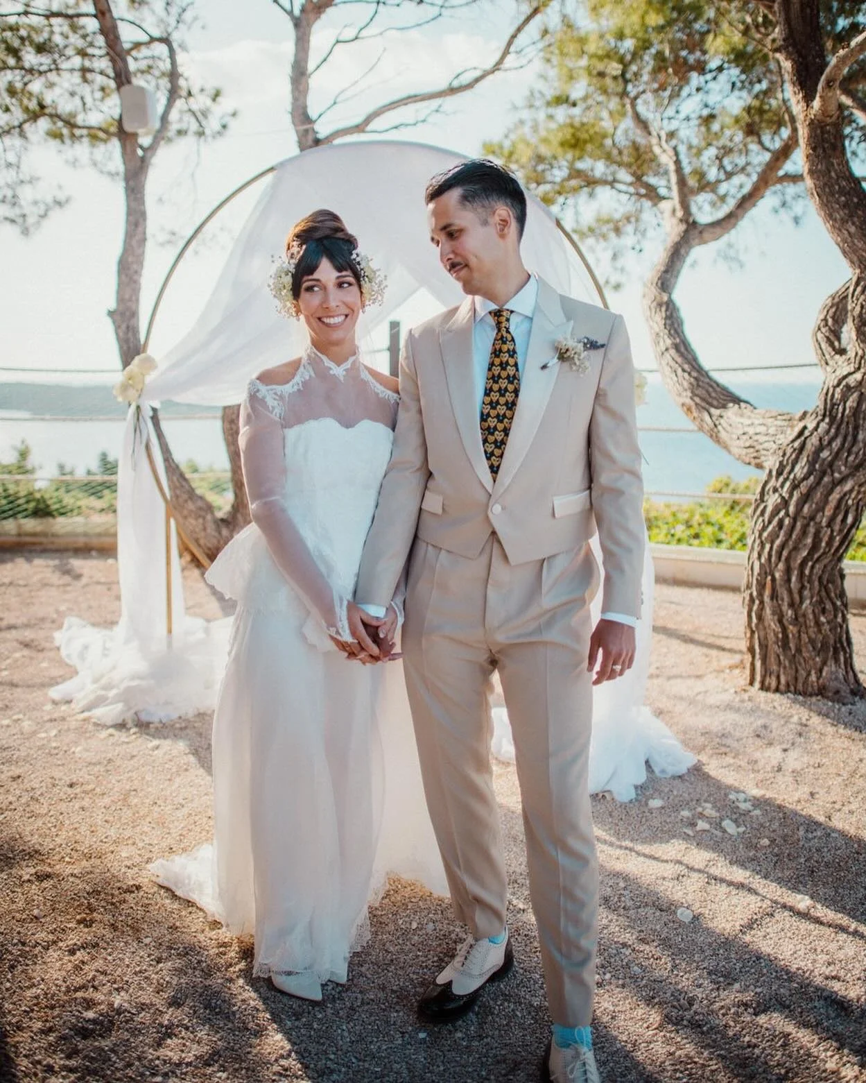 A love story captured in every detail. 💍✨ 

This bespoke wedding gown, crafted with the finest luxury silk and adorned with intricate baroque-style lace embroidery and appliqu&eacute;.

What makes this dress truly unique? Embedded with precious ston