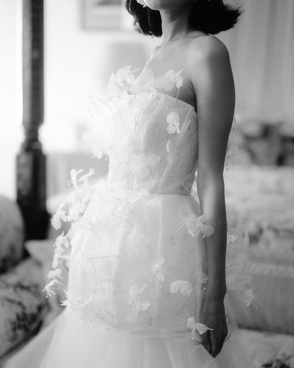 Givenchy couture gave us delicate florals dancing on wire set upon quirky structures..

Like this archive Wilden sample gown, the flowers move as if catching a breeze. 
This demonstrate that the unusual, edgy and dare is say &ldquo;weird&rdquo;, can 