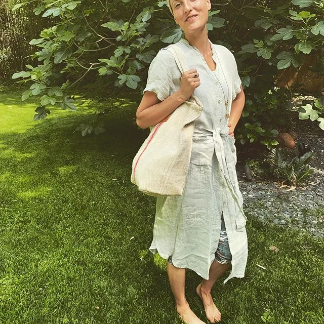 New wrap up dress, let&rsquo;s call it Dana dress with @atelier.luxembourg bag #collection2019 #linenjumper #lin #linendress #washedcolors #onesize #beachwear #lotd #yogagirl #onesize