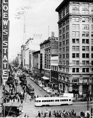 broadway_7th_streetcar_good2_4354879202_o.jpg