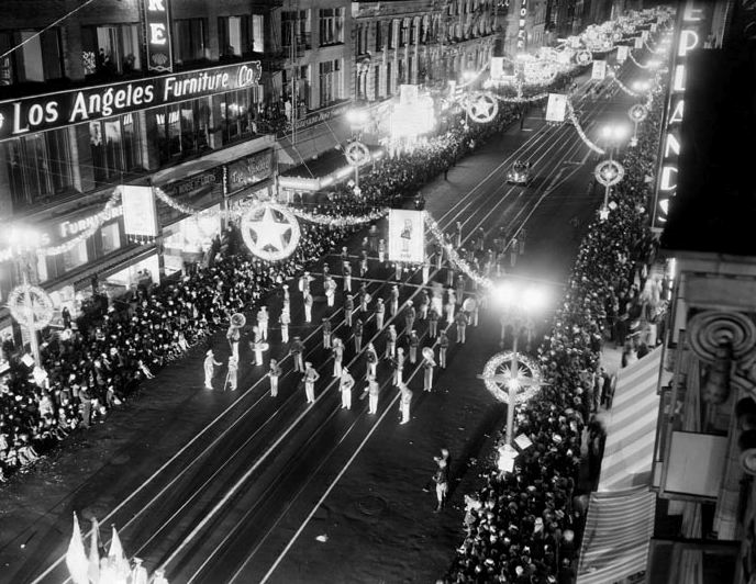 broadway_nightparade_historic_4354134415_o.jpg