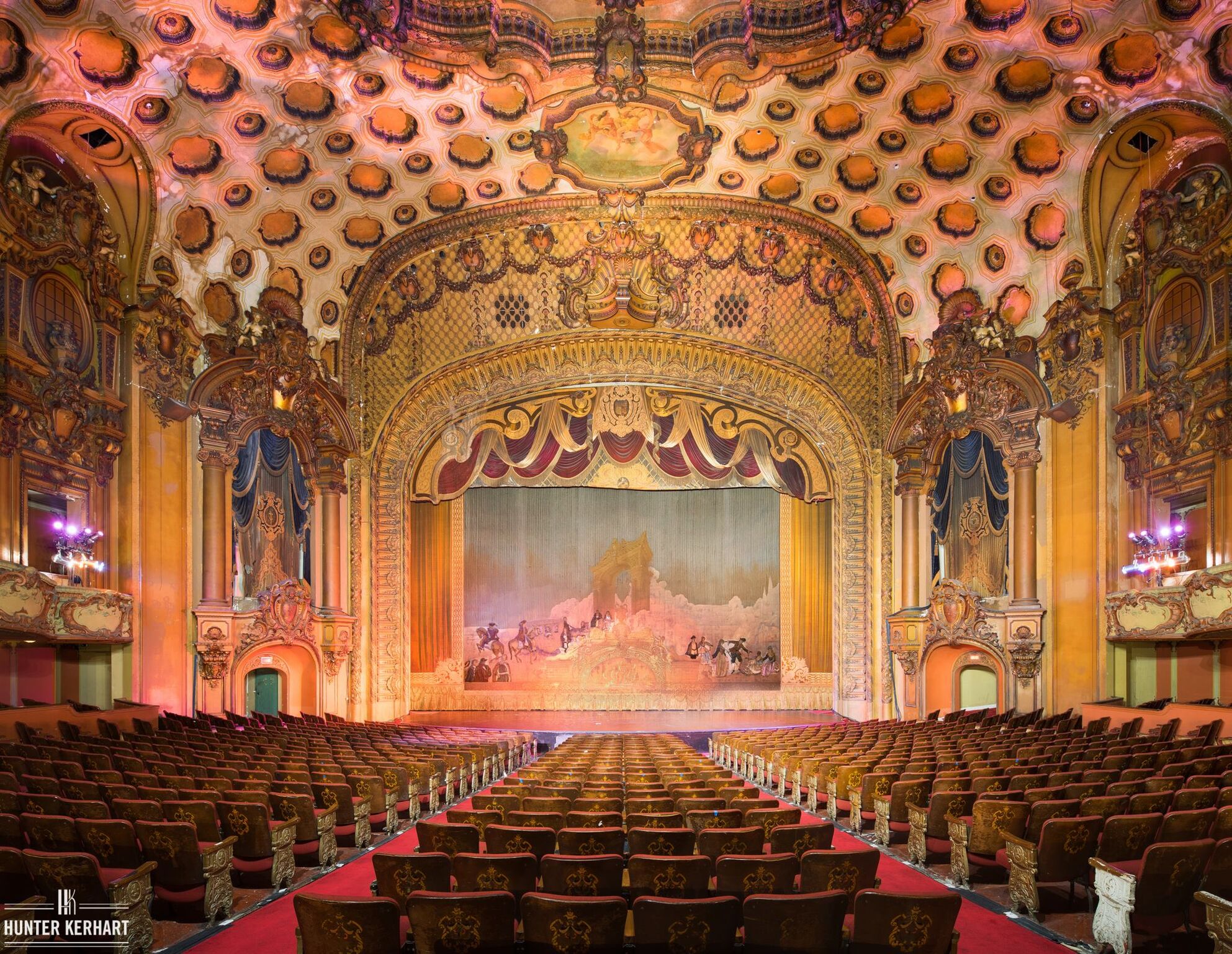 Los Angeles Theatre - Photo by Hunter Kerhart.jpg