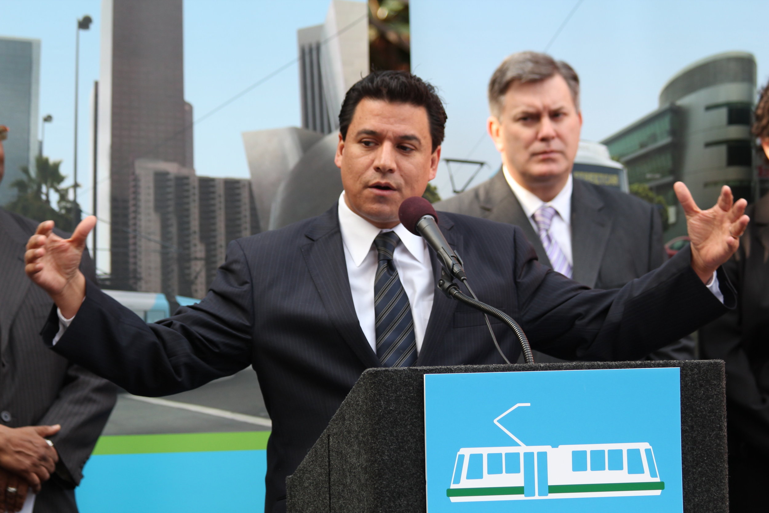 councilmember-jose-huizar-bringing-back-broadway-streetcar_5432719722_o.jpg