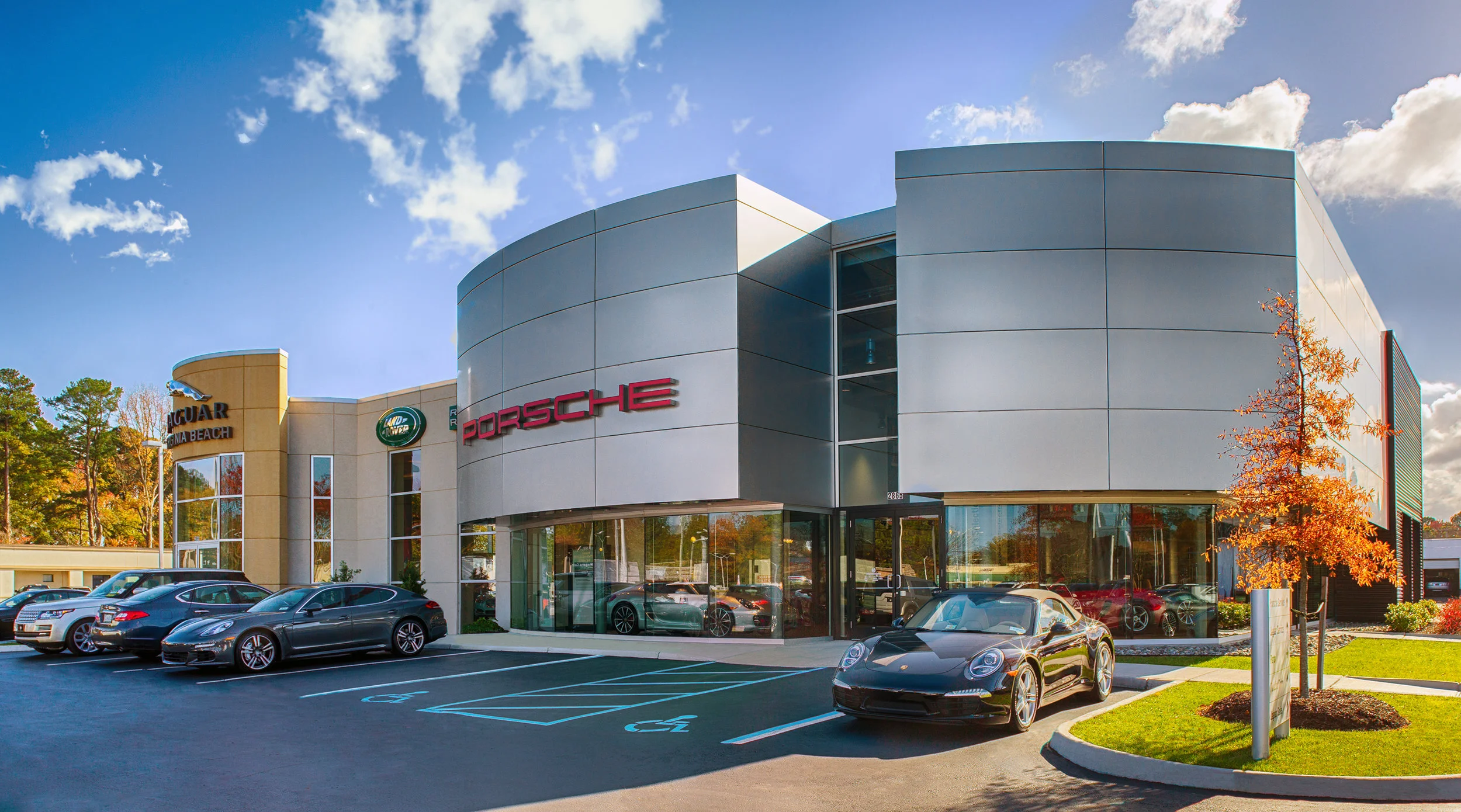 Jaguar Porsche 02.jpg