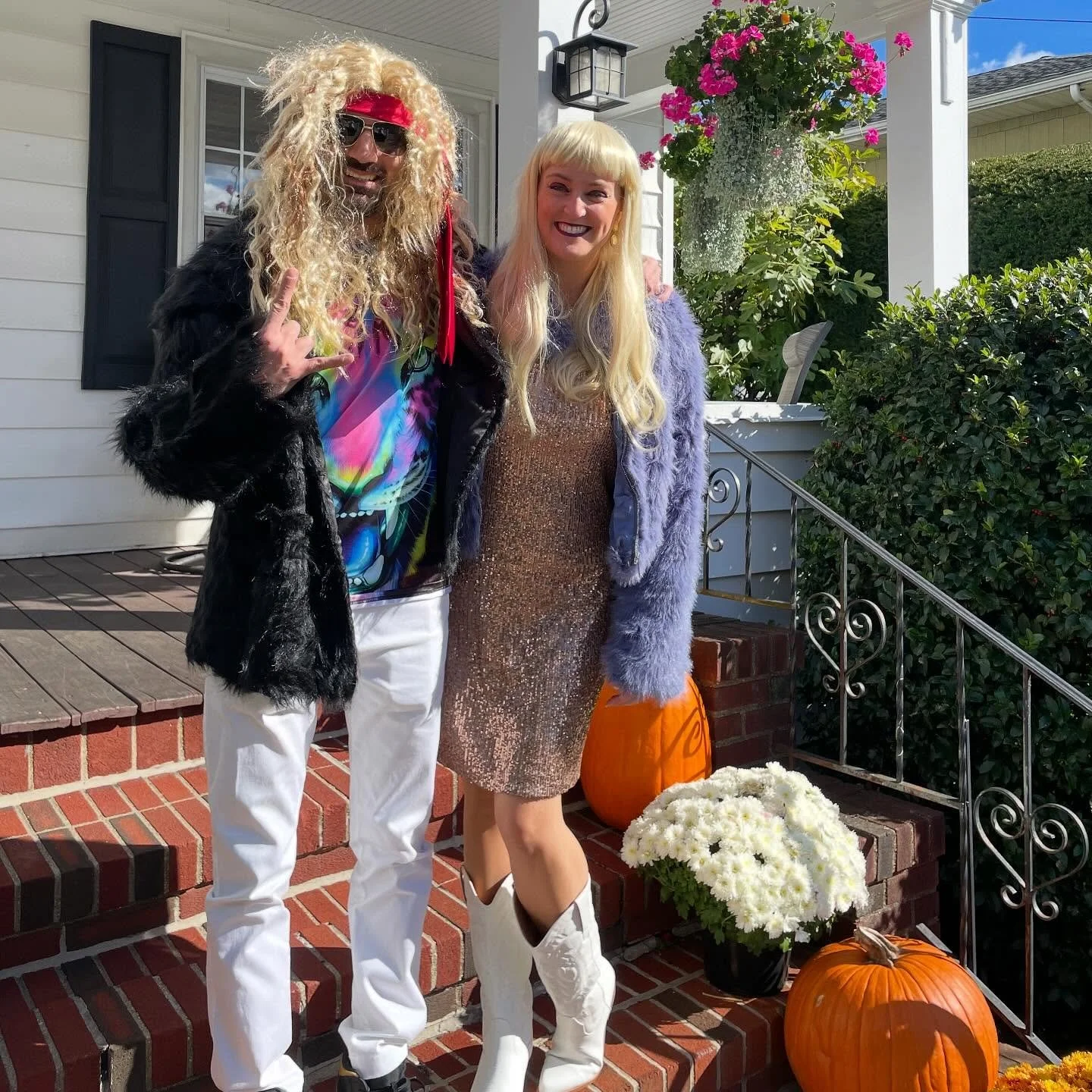 Just some glam music icons kicking it back on an early Saturday afternoon 🎃👻🎃