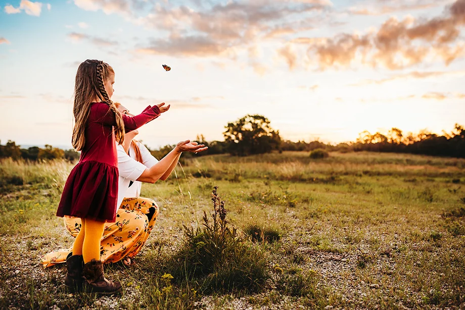 Fort Worth mom and daughter chase butterflies during there session with photographer Jeennie Elissa. Weatherford, Decatur, Burleson, Fort Worth Photographer
