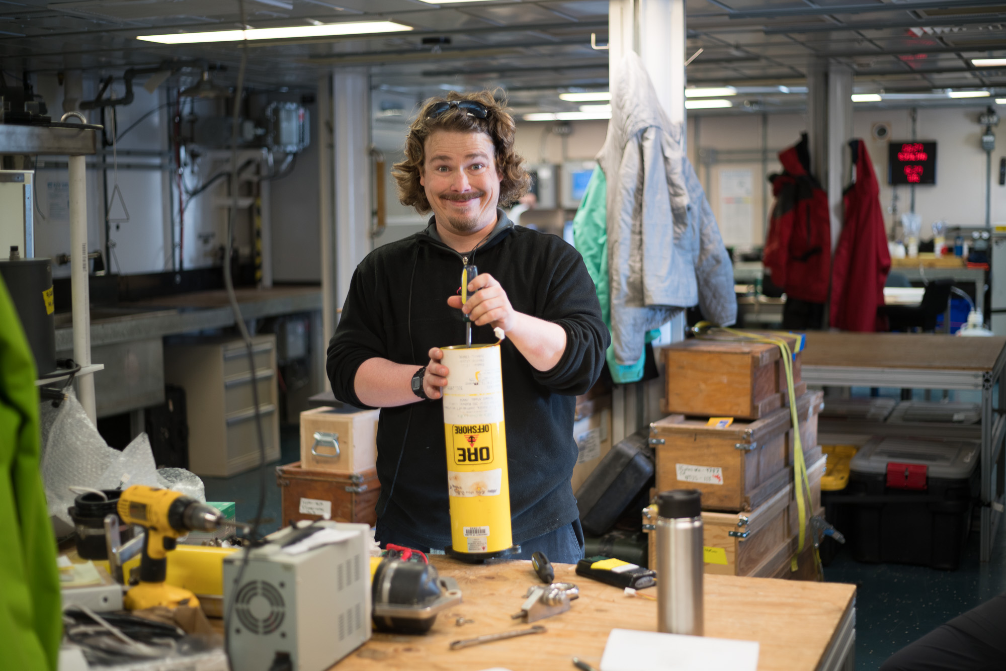 Pete readies an acoustic mooring release in the main lab. Photo credit: Andrew McDonnell