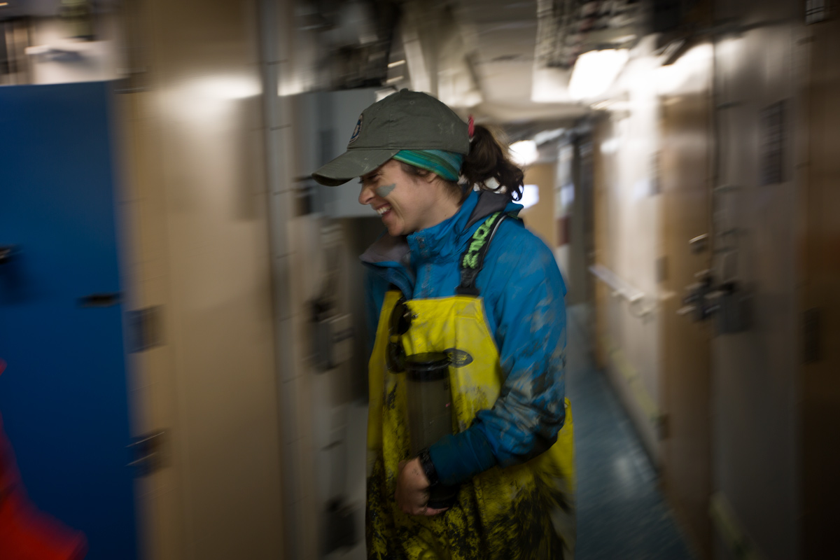 Scurrying through the lab hallway after sampling. Photo credit: Brendan Smith