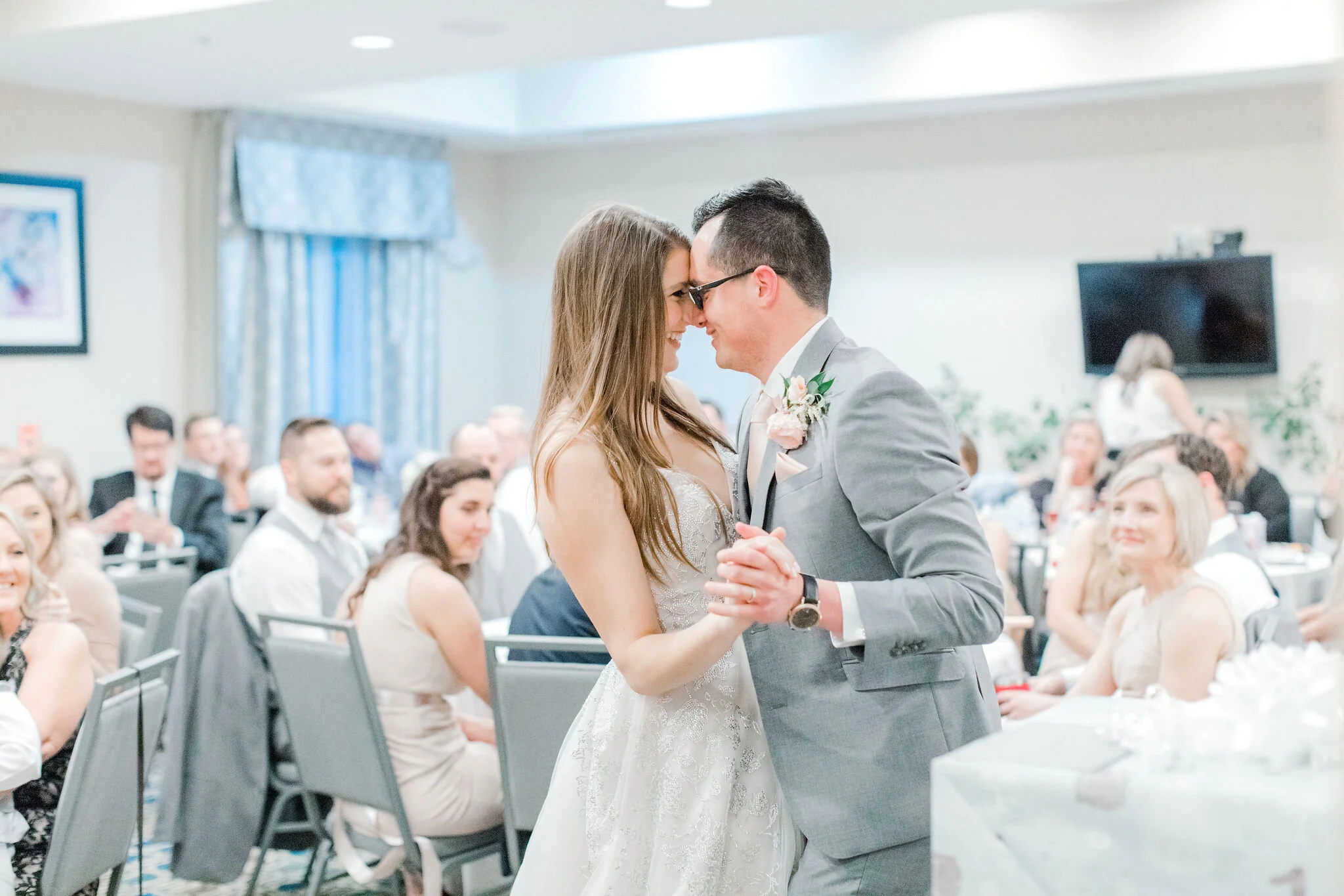 Romantic Micro Wedding Bride and groom first dance