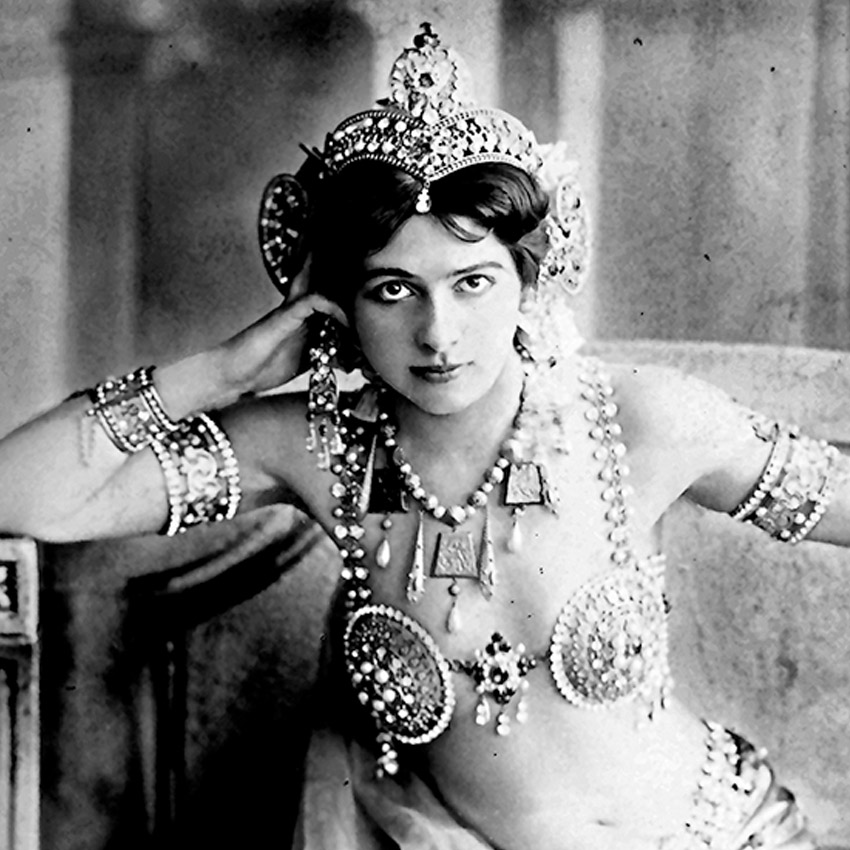 Verandert in Omdat Sentimenteel Seductresses: Mata Hari — KLEAN Magazine