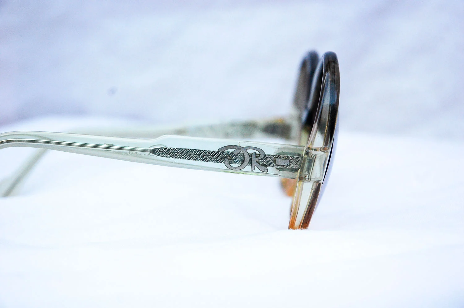 Oscar de la Renta Clear Frame Designer Sunglasses Oscar De La Renta Sunglasses Oversized Clear and Green  main image 4