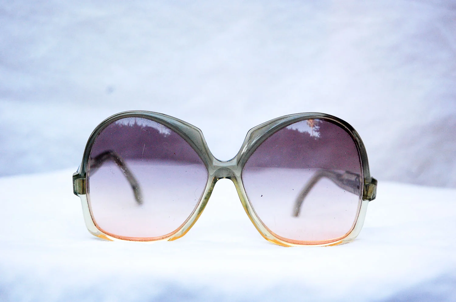 Vintage Oscar de la Renta Oversized Glasses Rare 1970s Inaugural Collection Vintage Oscar de la Renta Sunglasses — KLEAN Magazine main image 2