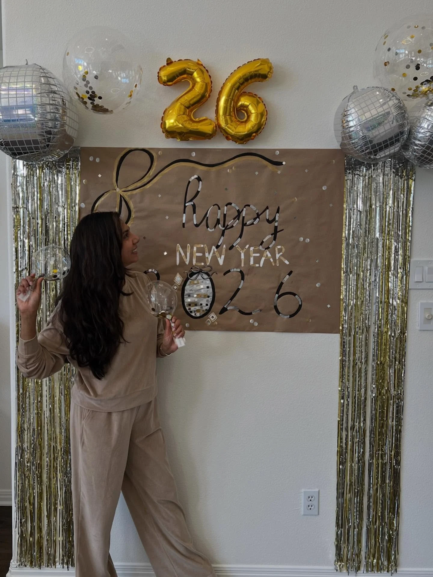 New year. Same truth. 🌱

🥳 For so many of my clients, January feels like a fresh start. 

🫧 A clean slate.

🤦🏽&zwj;♀️ It&rsquo;s also the time when diet culture gets the loudest. 

❌ The pressure to shrink, avoid, cut out, and &ldquo;be good&rdq