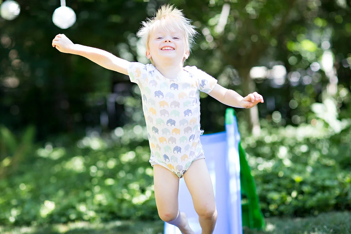 grow-with-me-short-sleeved-onesie-(1).jpg