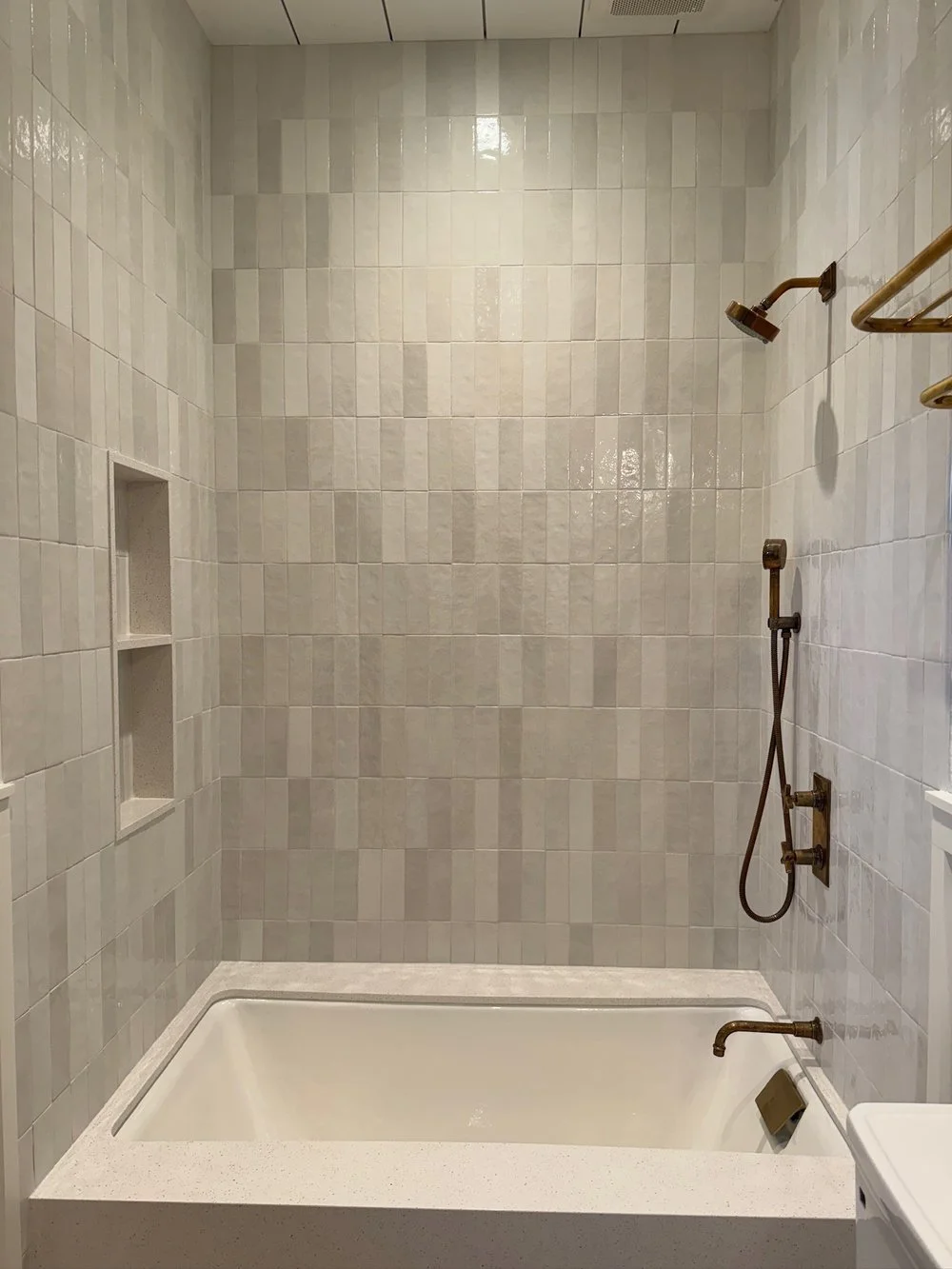 Tile Installation for Bathtub Surround 
 
Tile installation for a bathtub surround starts with selecting the appropriate tiles that complement the overall design of the bathroom, considering factors such as size, color, and texture.