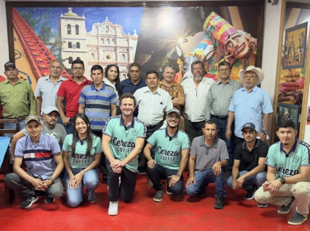 Guacamaya farmers picture.jpg