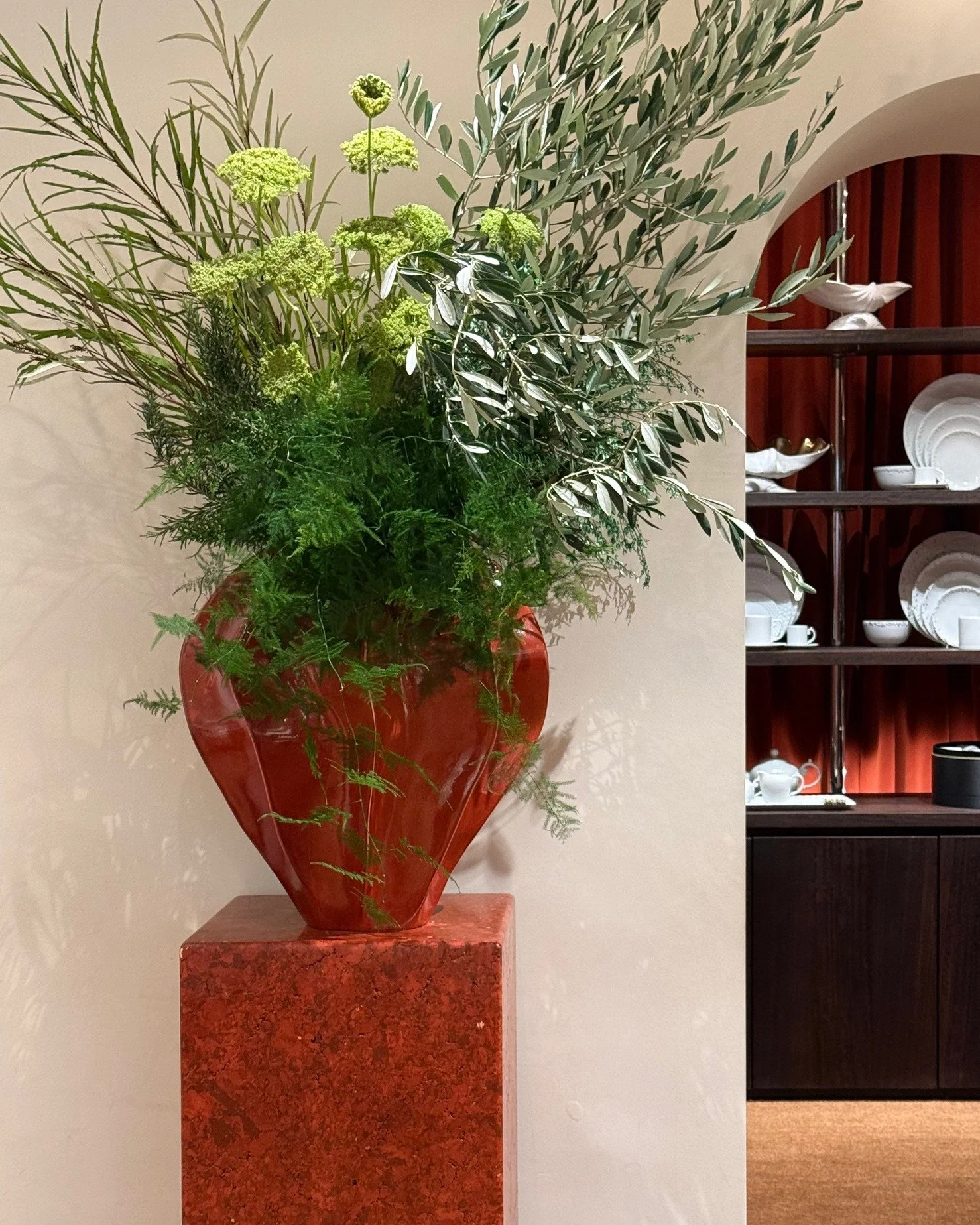 A mix of whimsy and luxury in Paris.

#janamagginetti