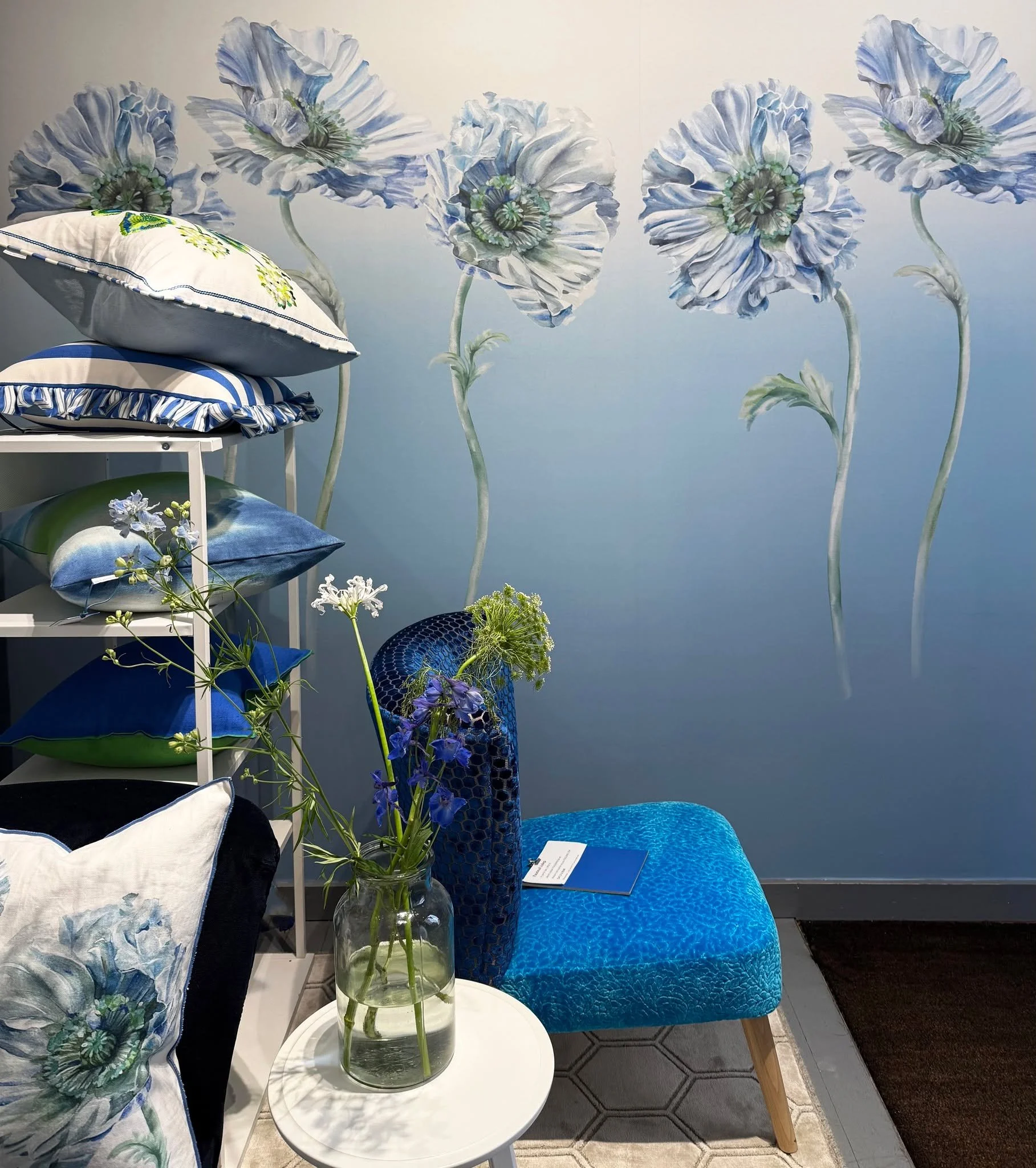 A delightful Parisian object d&eacute;cor shop started by an American designer.

@designersguild 
#janamagginetti