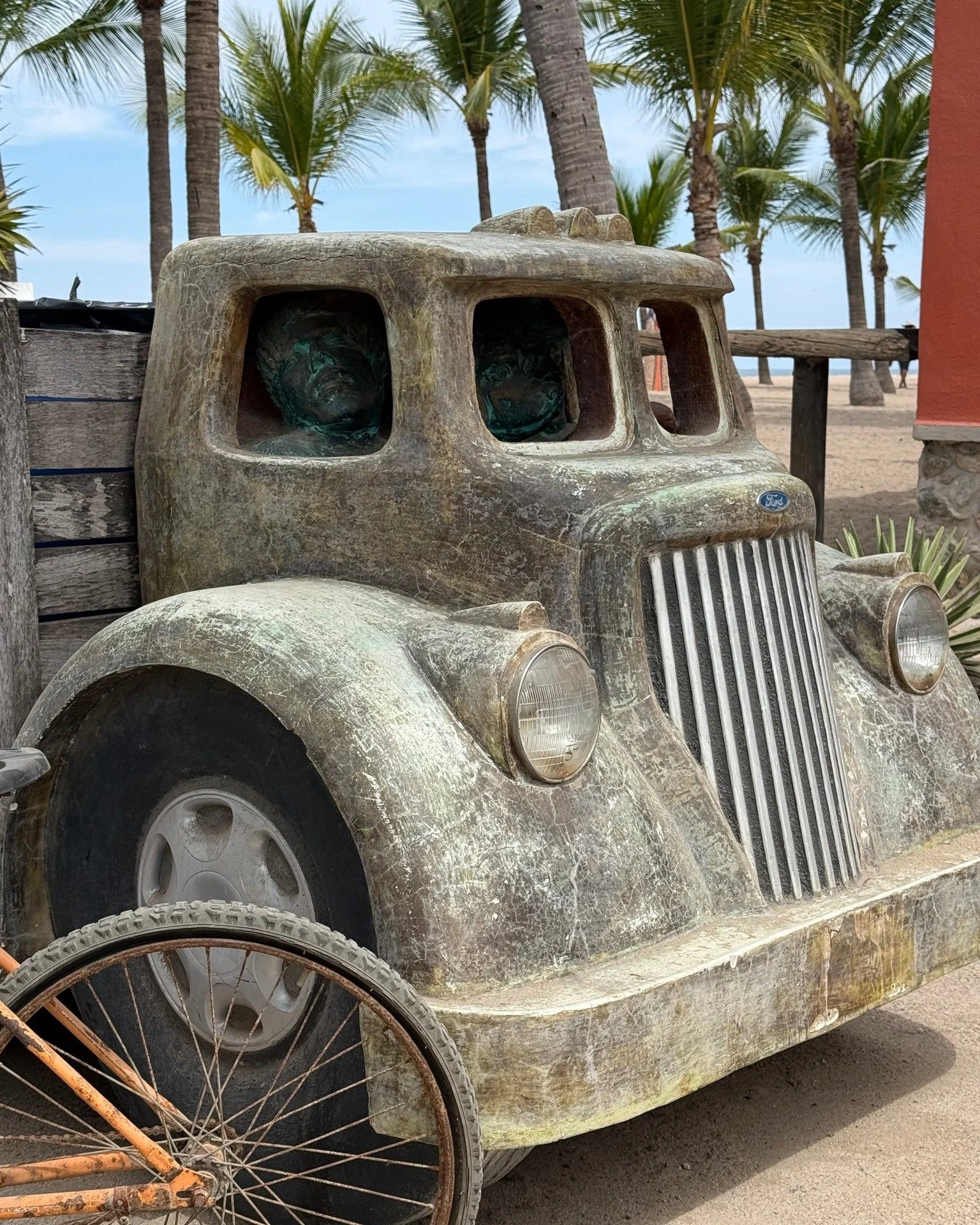 A side trip through the jungle up to Los De Marcos, a town with a funky hint of Santa Cruz in it but hidden from the bustling crowds of Puerto Vallarta.

#janamagginetti