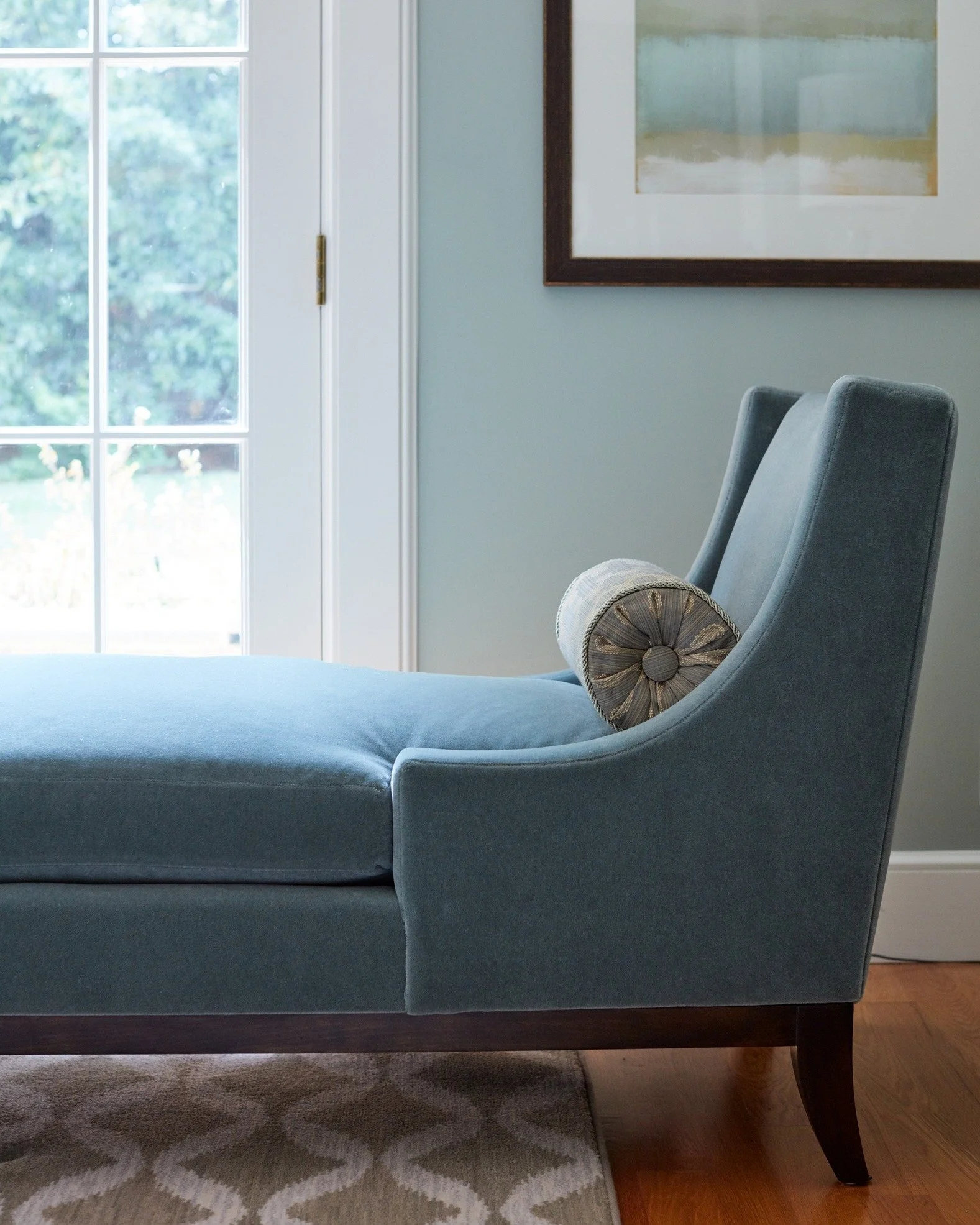 It&rsquo;s all in the details. From the elegant legs to the sweeping arms, every line is designed for peace of mind. 

#janamagginetti