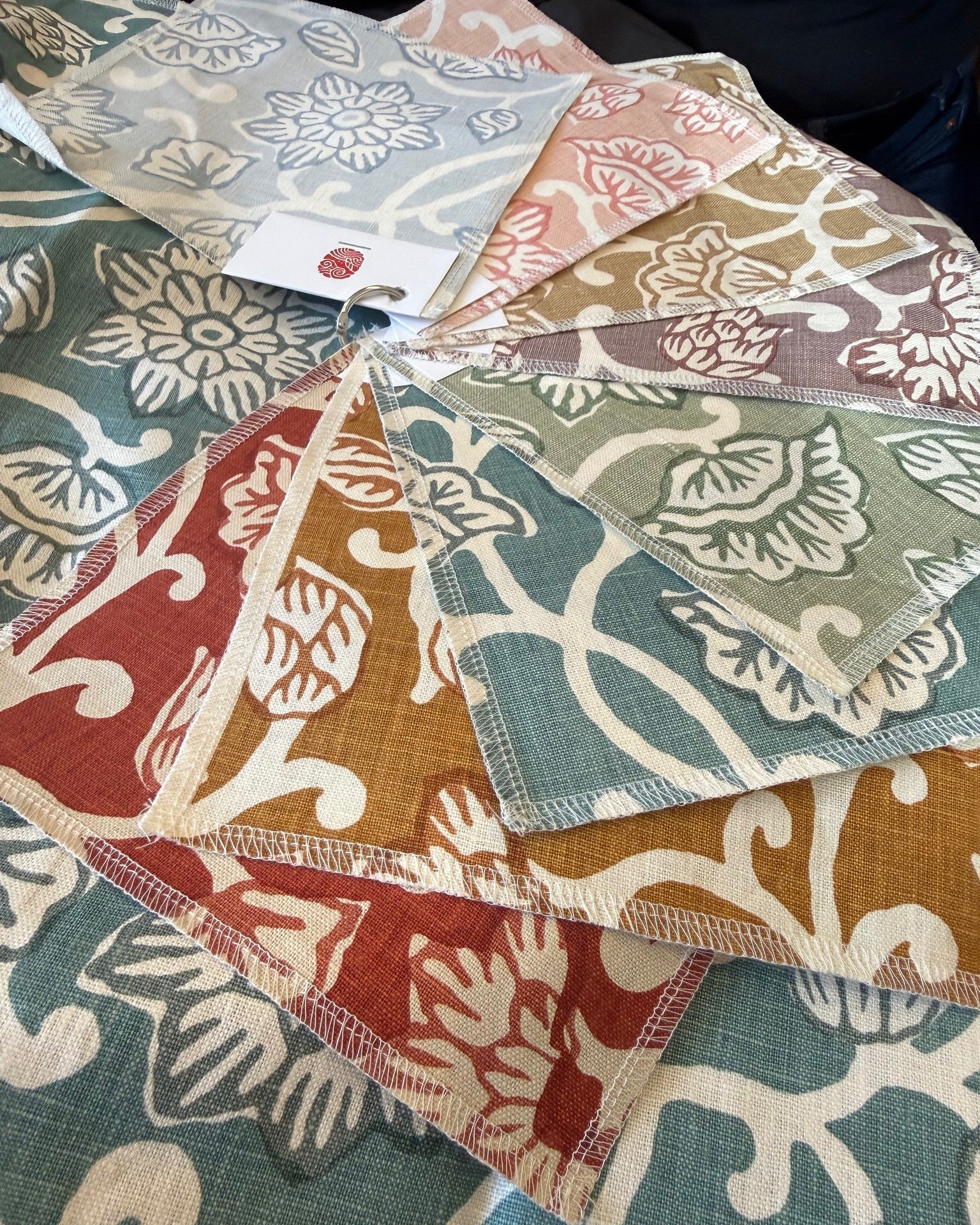 I love when my vendors bring fresh new fabrics!

#janamagginetti 
@sloanmiyasato