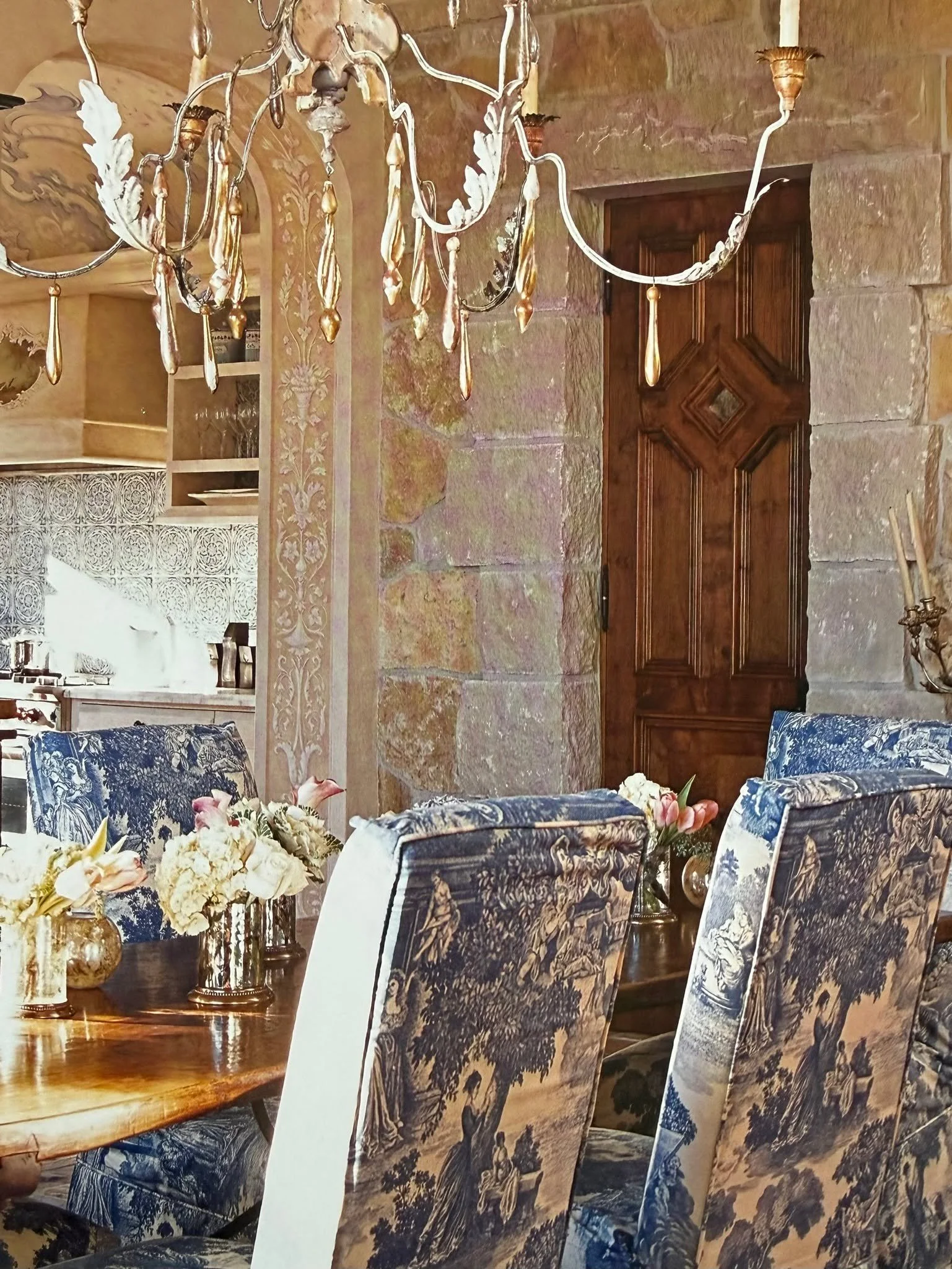This image led me down the path of love for stone houses.

#janamagginetti