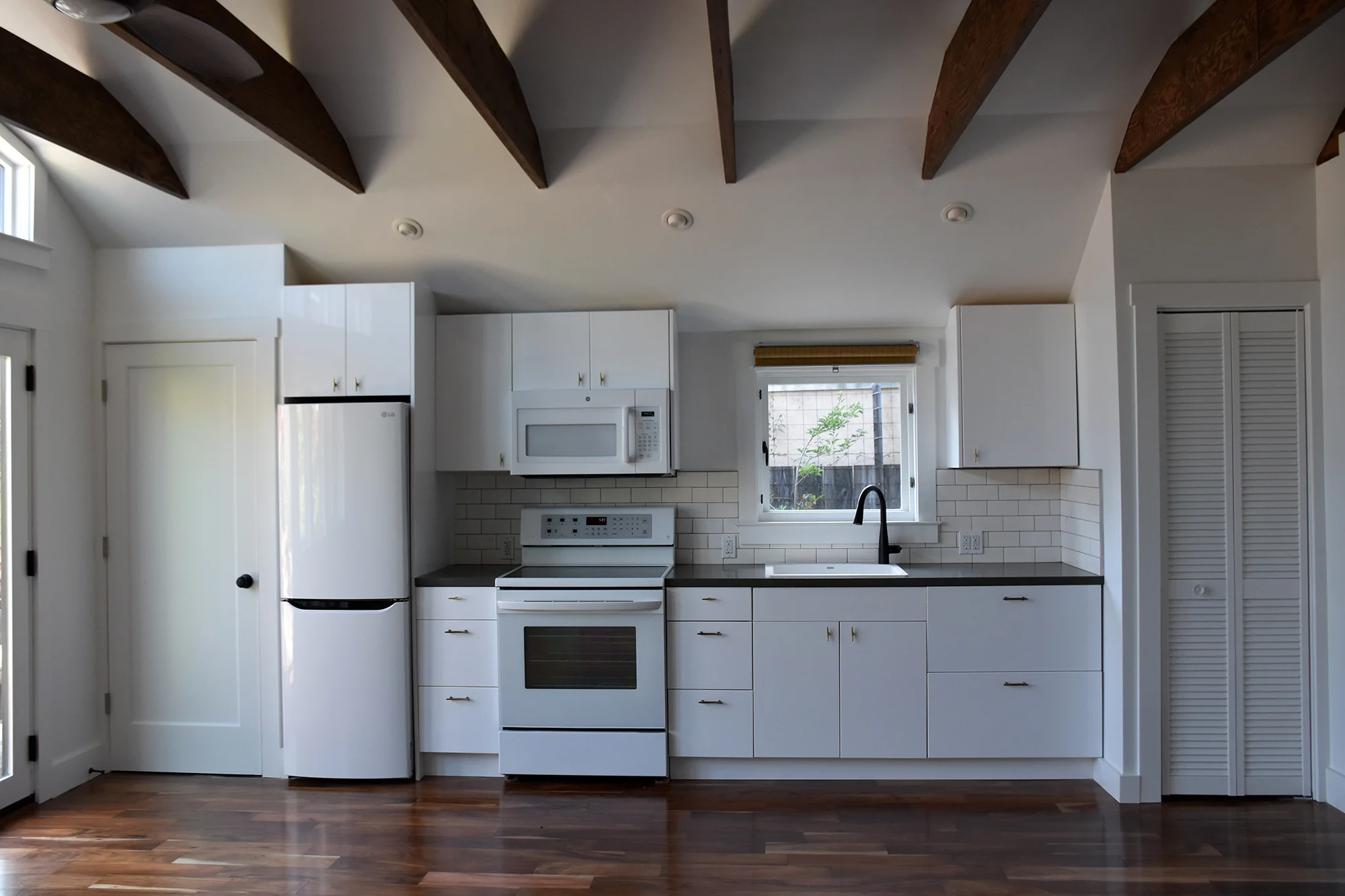 cottage 3.JPG
