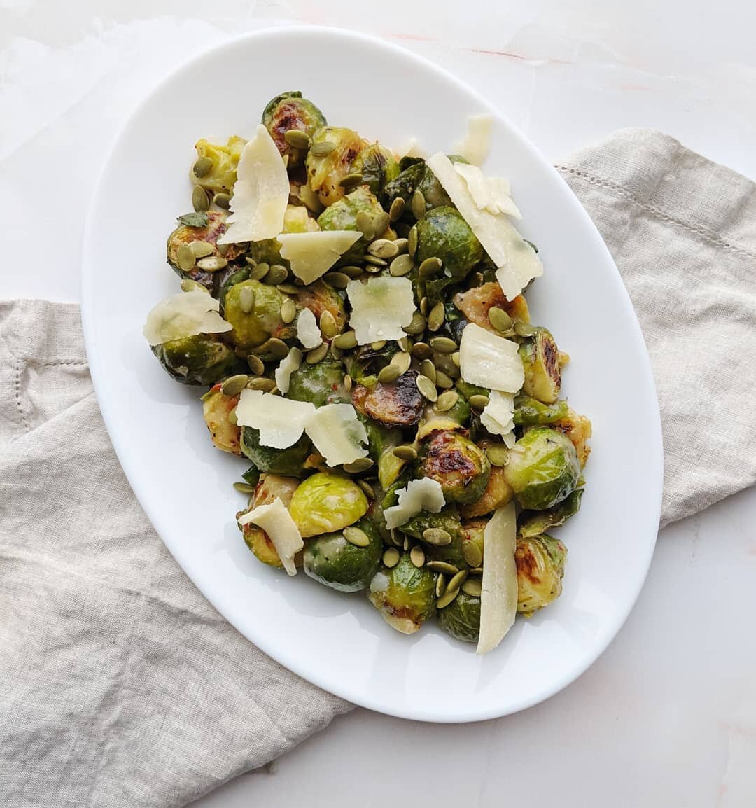 Any brussel sprout lovers out there!? 🙋🏽&zwj;♀️

Brussel sprouts (when done right) us one of my favourite vegetables, and my favourite way of making &amp; eating them is by roasting. I've been experimenting a bit lately on different flavour profile