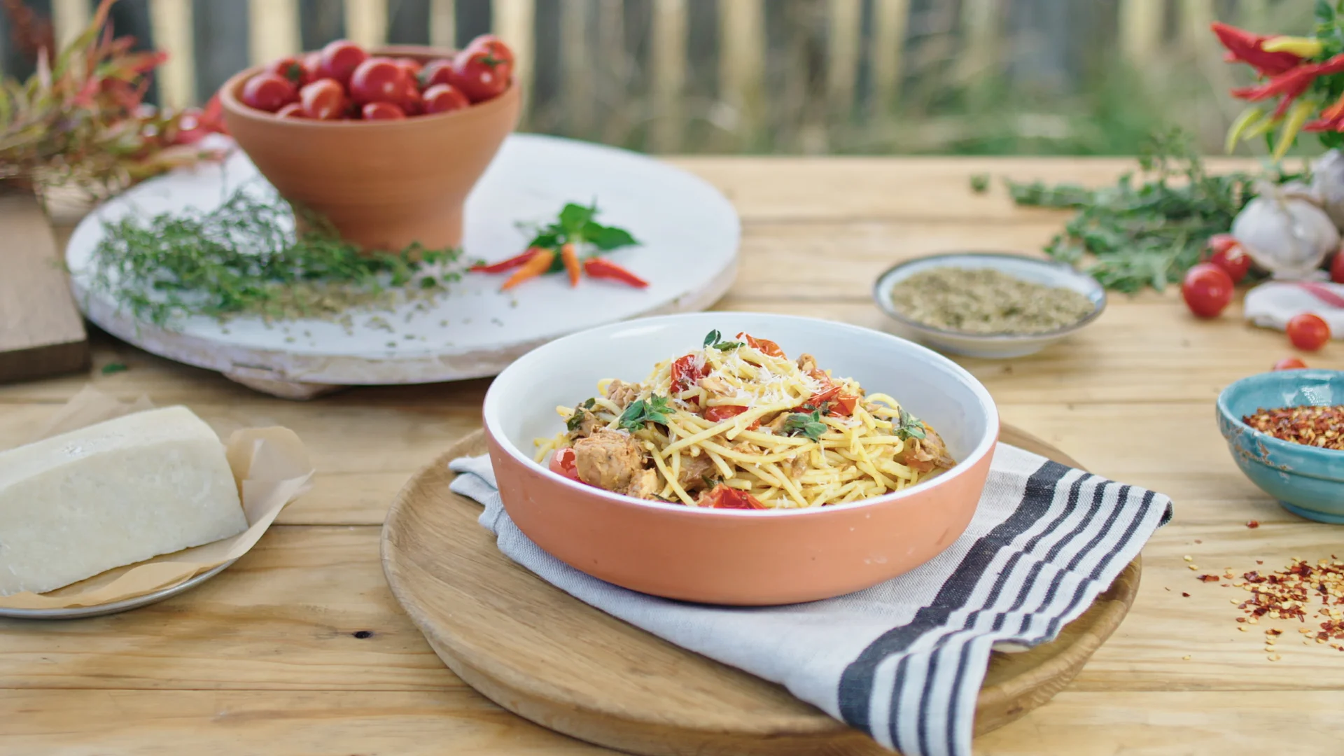 TIC S04E09 Seg B Hero.Still004.jpg