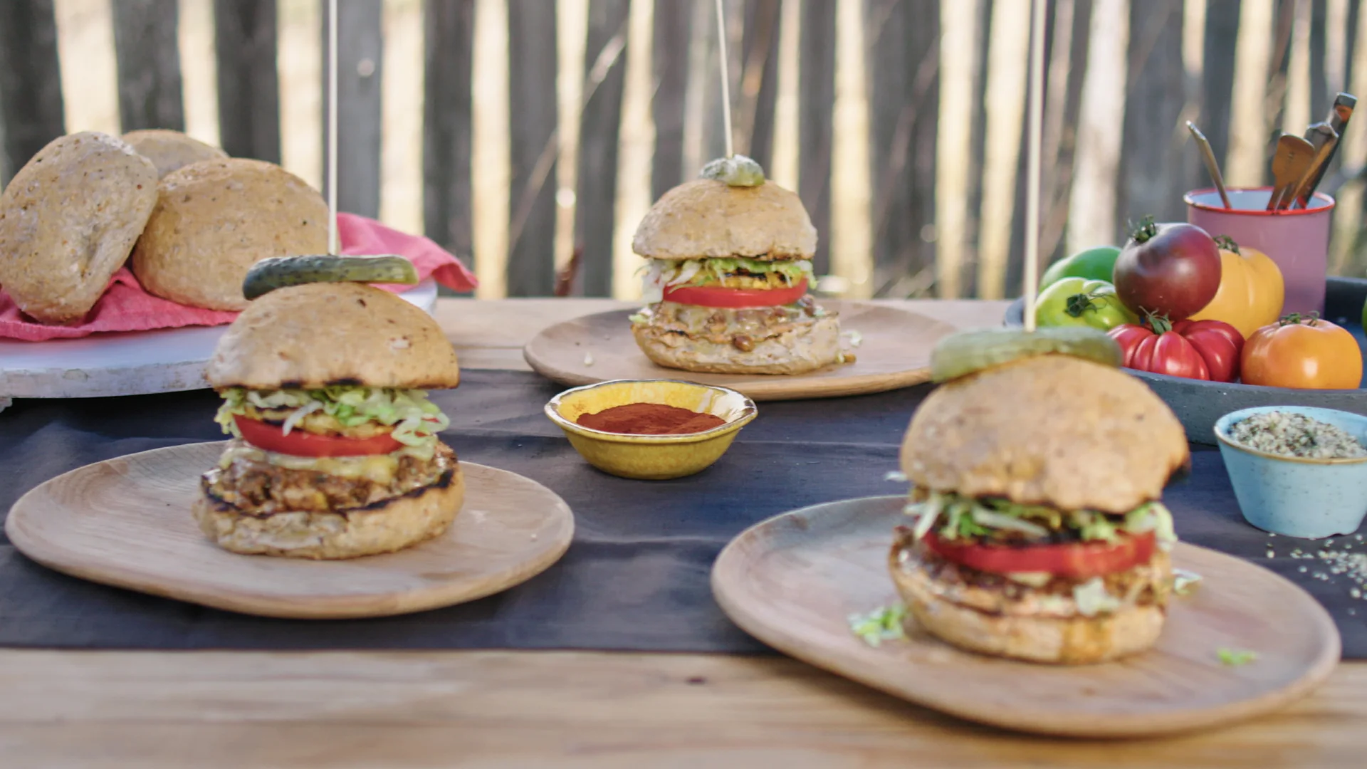 TIC S04E09 Seg C Hero.Still003.jpg