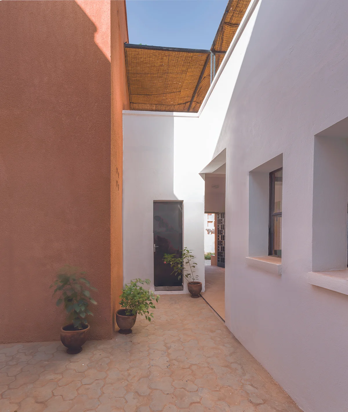 Courtyard entry©united4design sm.jpg