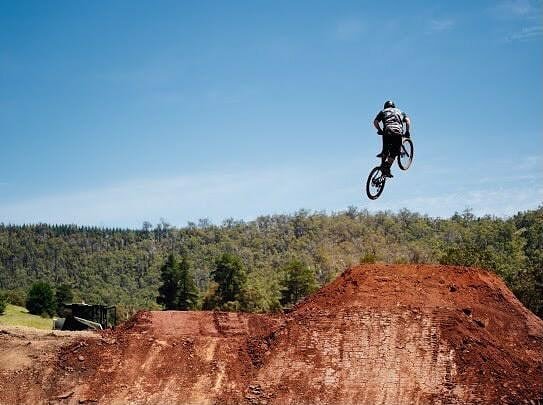 #takeusback to @lingalongabikepark , we feel like #flying again
.
.
It was fun #finding the #edge of our #limits and then going #beyond
.
.
It is said that the best #experiences in life are hidden behind the #scariest ones what do you think?
.
.
#bik