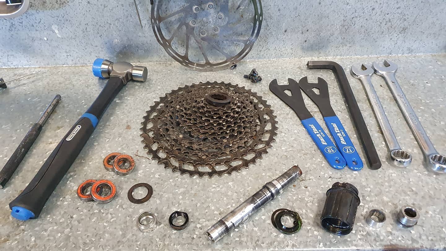 Got to #love a #hub #teardown and #rebuild
.
.
Have you #checked your #bearing points lately?
.
.
#bikecollect #quality #service 
#bikemechanic #bikemech #bikemechlife #bikelife #bikesofperth #mountainbike #mtb #mtblife #workshop #tools