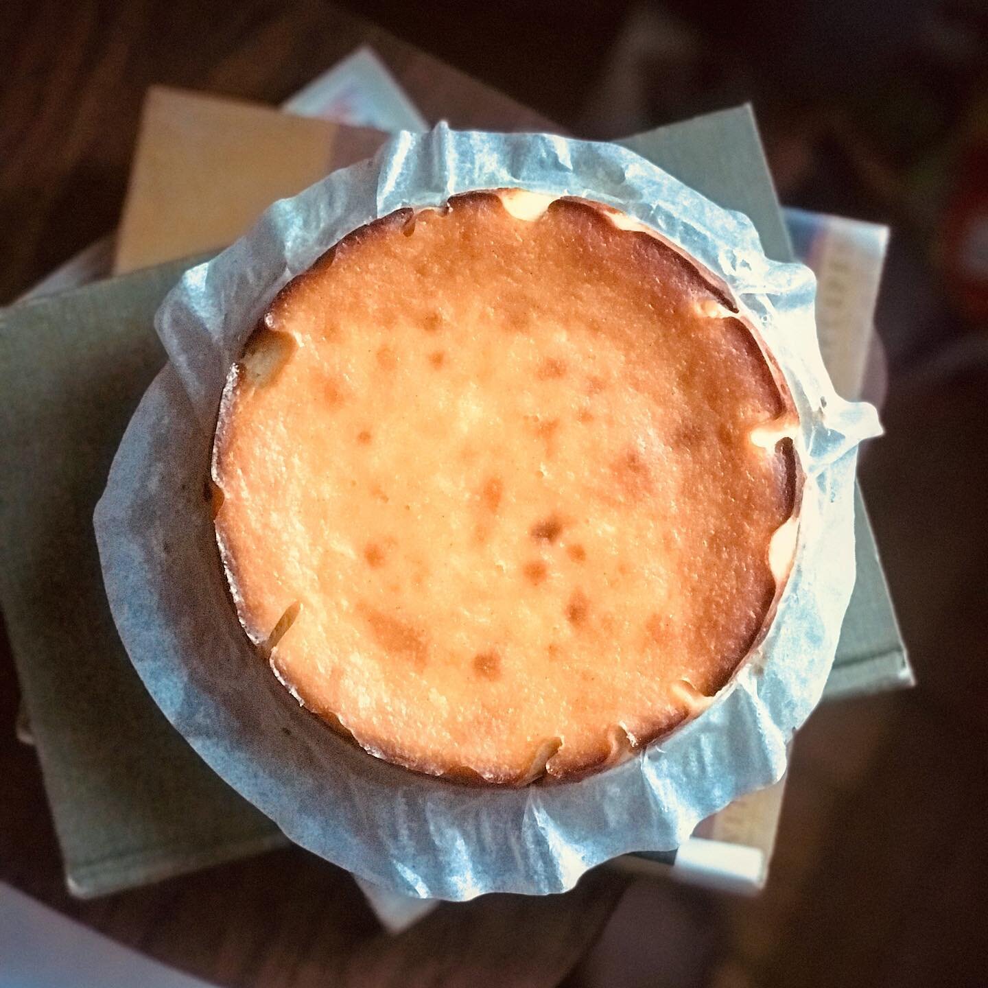 A very simple, no-fuss ricotta cheesecake. Unadorned. And two more weeks to finish up a vision that I will send into the universe. #midnightcheesecake